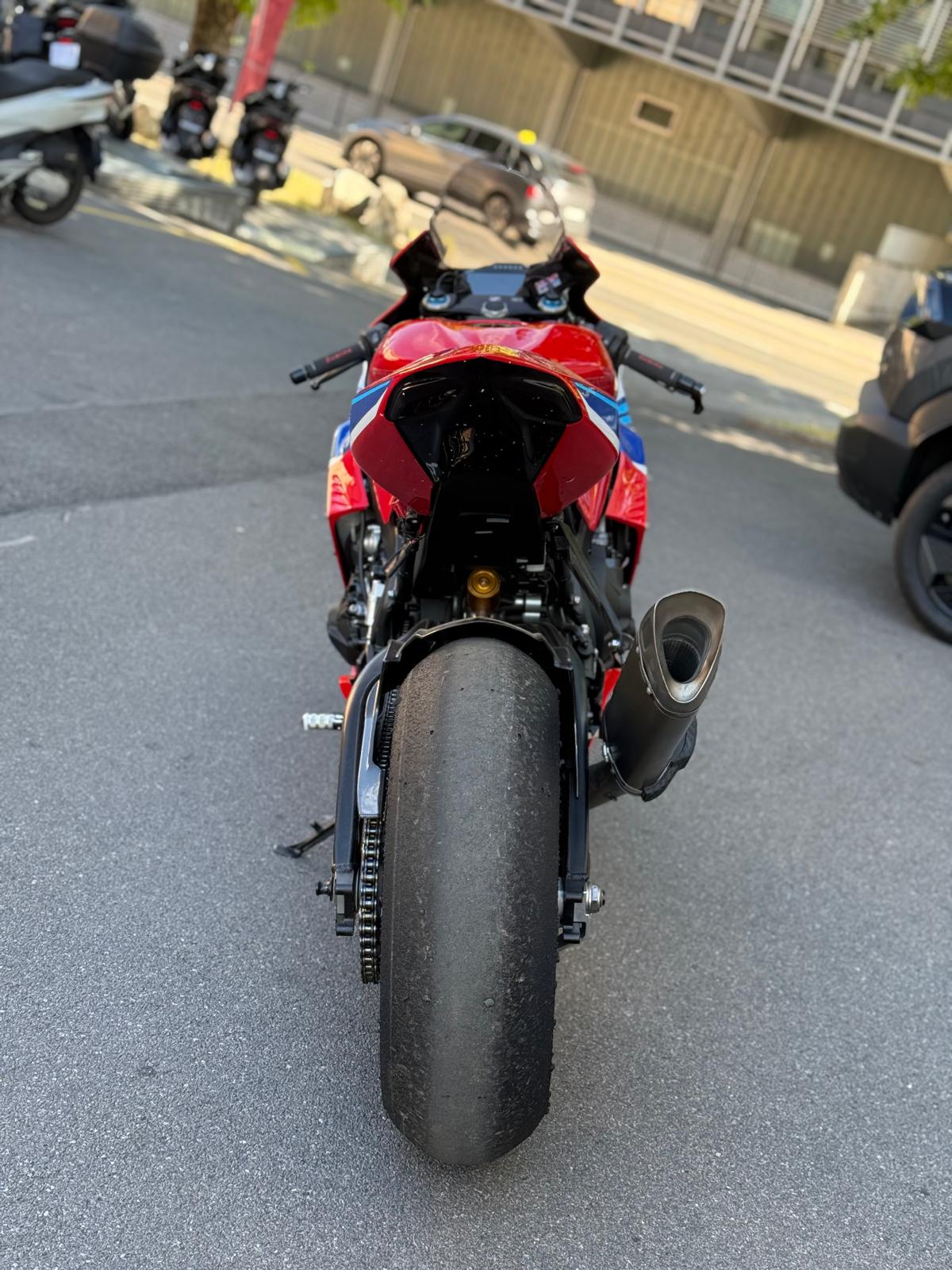 HONDA CBR 1000 RR-R SP-image-5