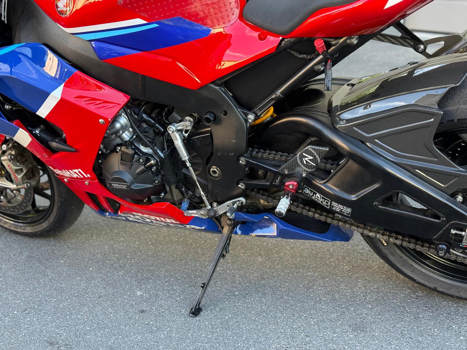 HONDA CBR 1000 RR-R SP-image-9