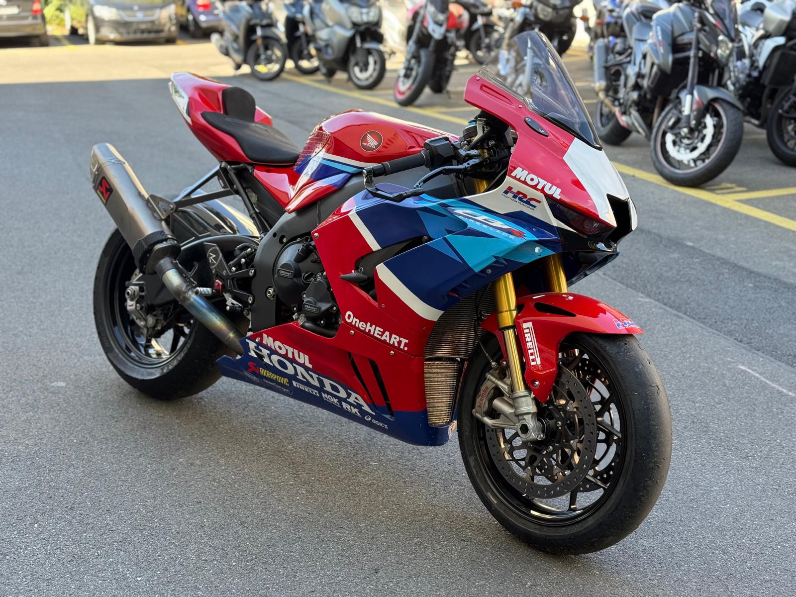 HONDA CBR 1000 RR-R SP-showroom-element-1