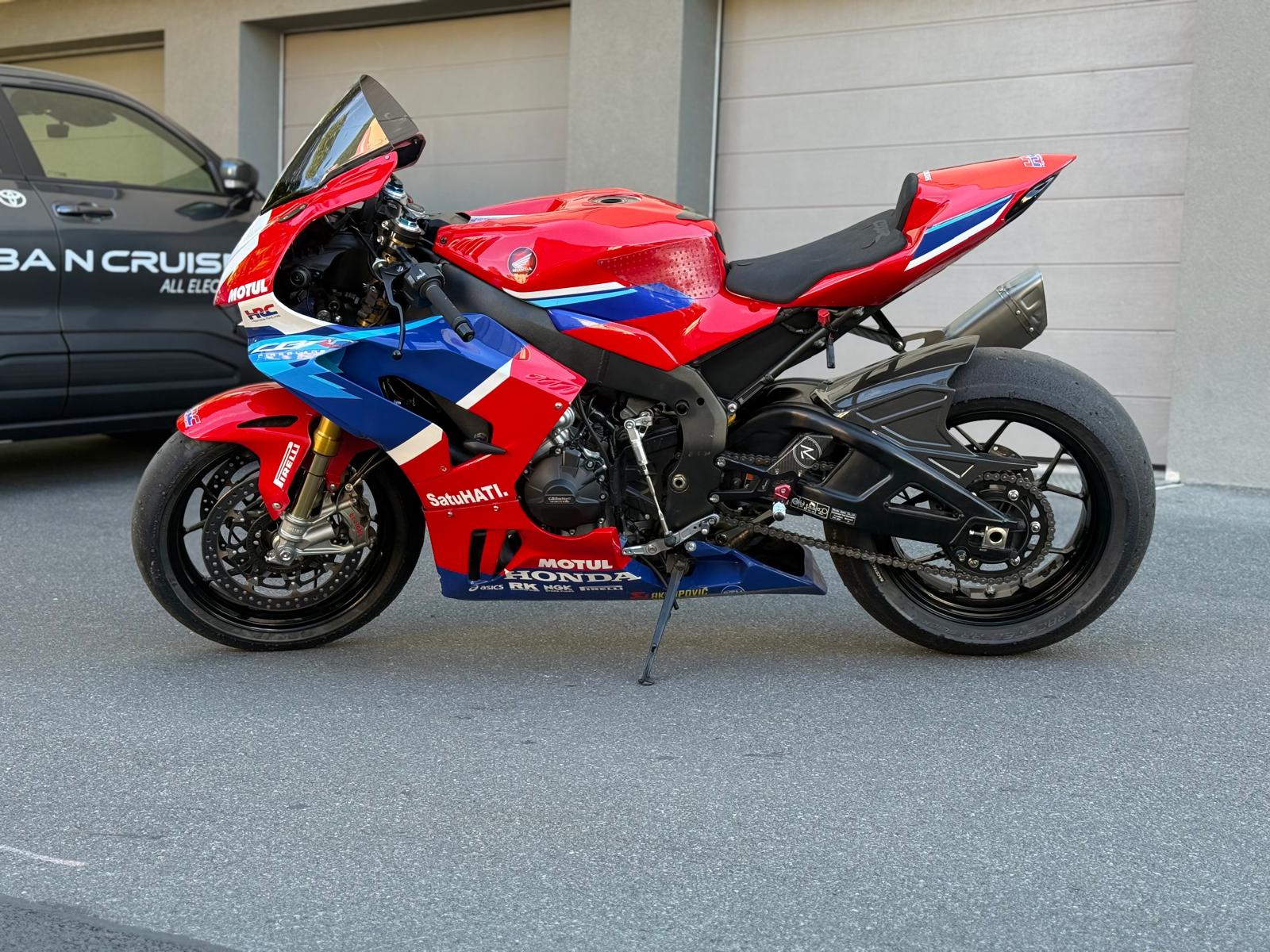 HONDA CBR 1000 RR-R SP-showroom-element-2