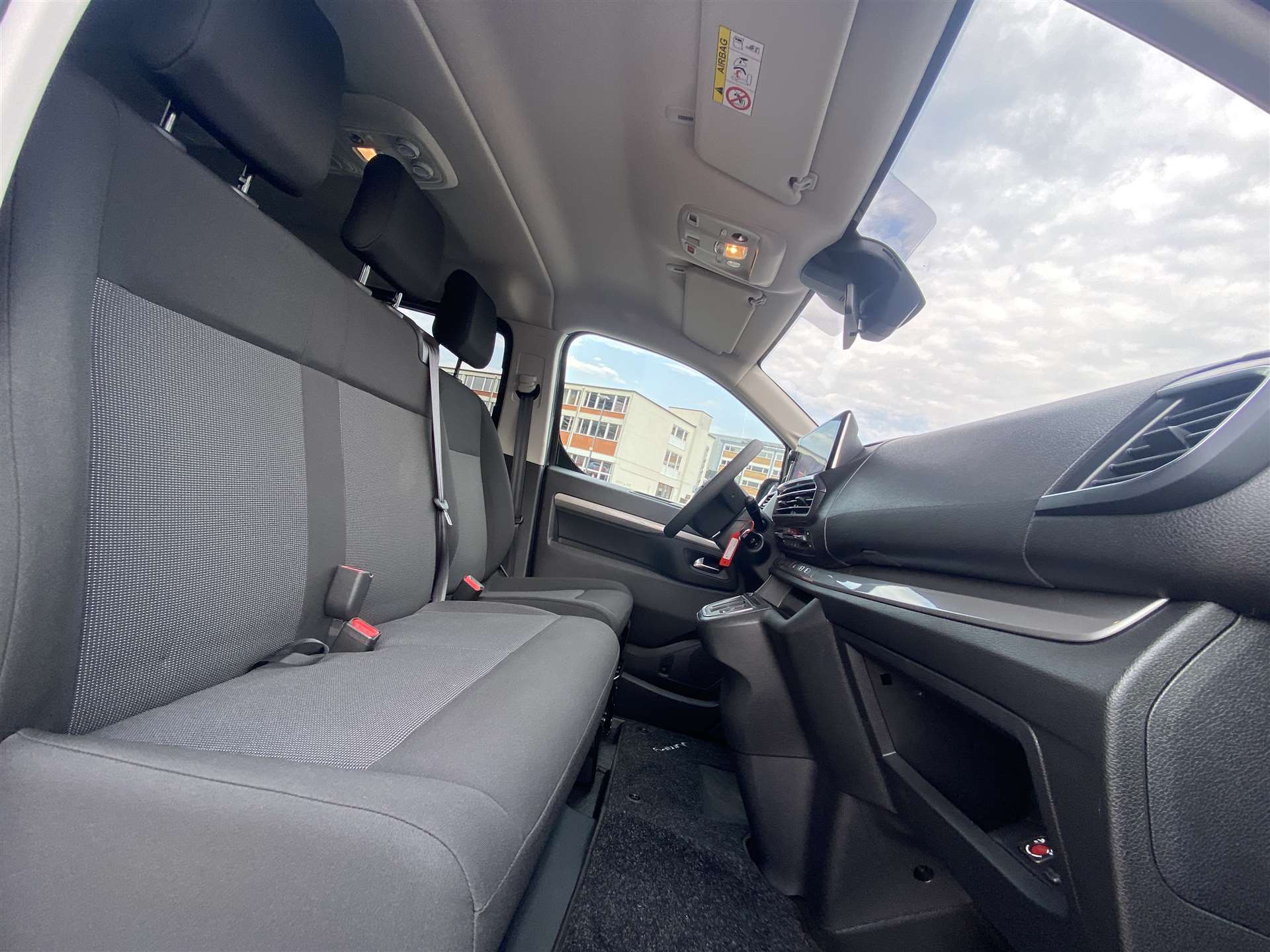 CITROEN Spacetourer 2.2 BlueHDi You XL EAT8-Automat 9-Plätzer-image-13