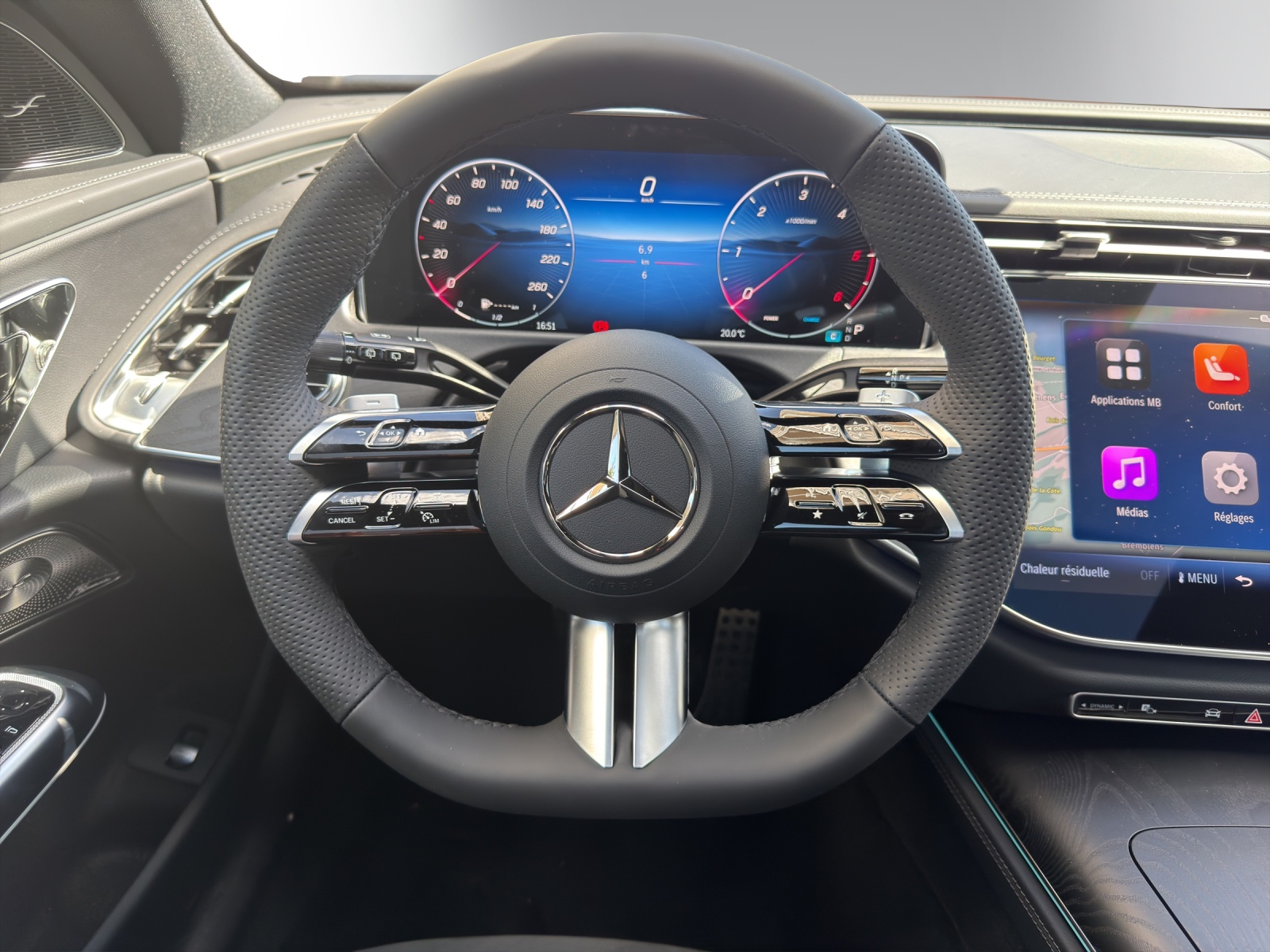 MERCEDES-BENZ E 220 d T 4Matic 9G-Tronic-image-14