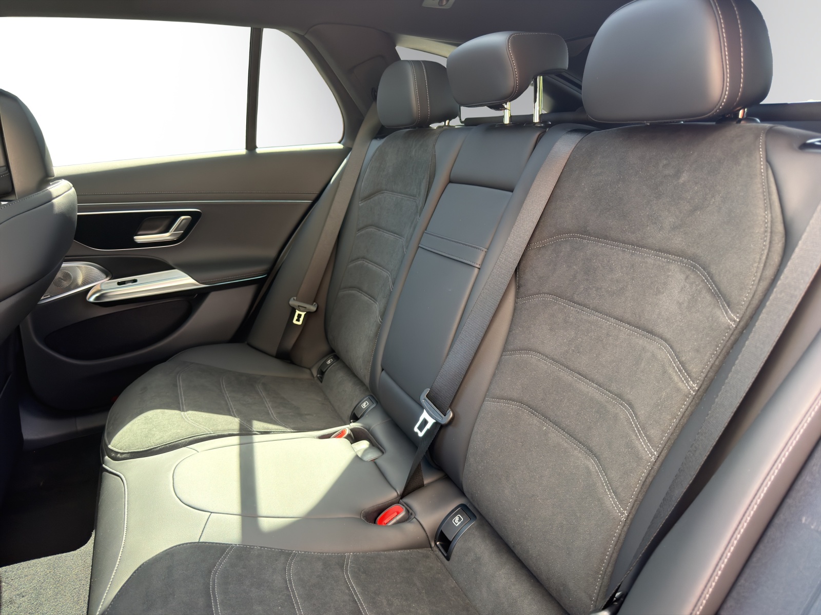 MERCEDES-BENZ E 220 d T 4Matic 9G-Tronic-image-10