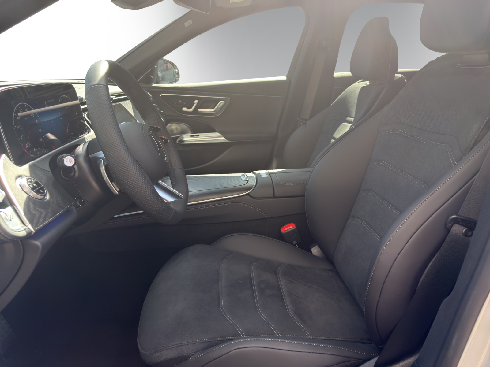 MERCEDES-BENZ E 220 d T 4Matic 9G-Tronic-image-8