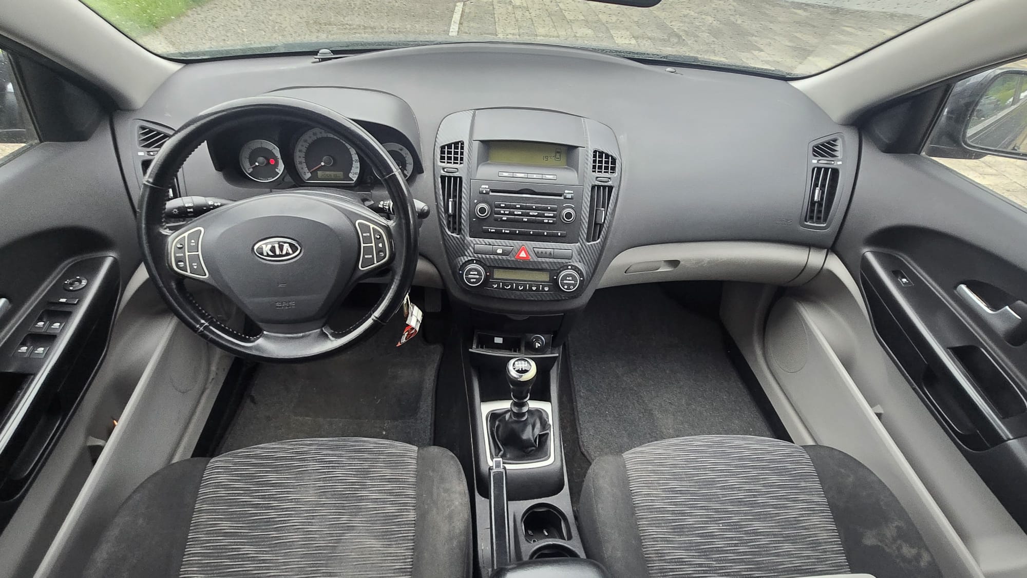 KIA Cee'd 1.6 CRDi Trend — slika 10
