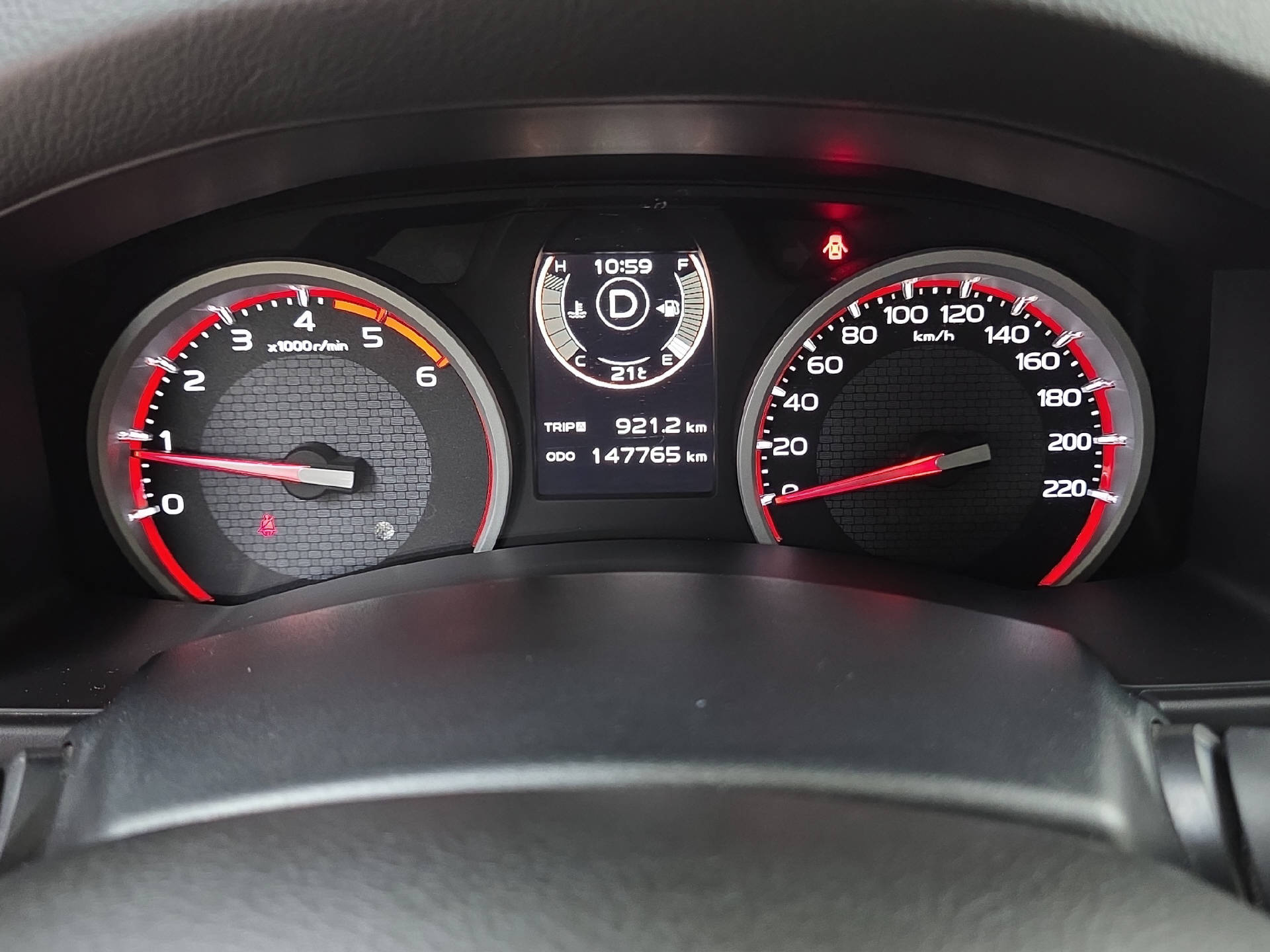 ISUZU D-Max Crew Pick-up 2.2 DDi Nitro Sport 4x4-image-5
