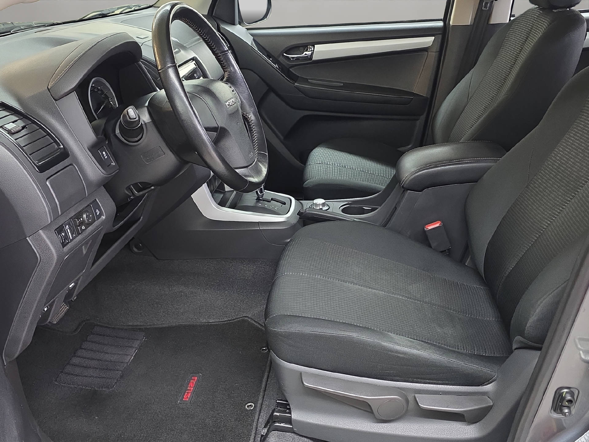 ISUZU D-Max Crew Pick-up 2.2 DDi Nitro Sport 4x4-image-4