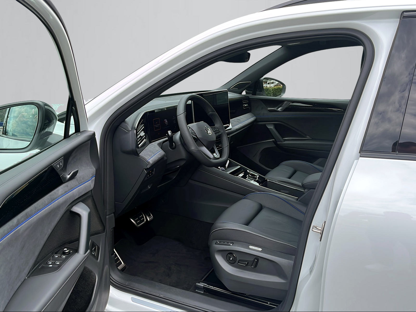 VW Tiguan 2.0 TSI DSG R-Line United 4Motion-image-3