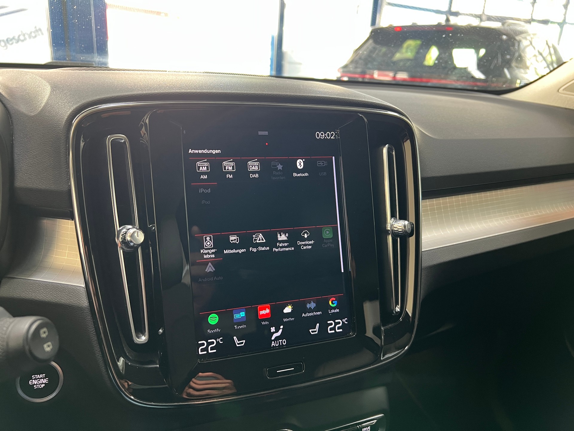 VOLVO XC40 T4 AWD Momentum Geartronic-image-10