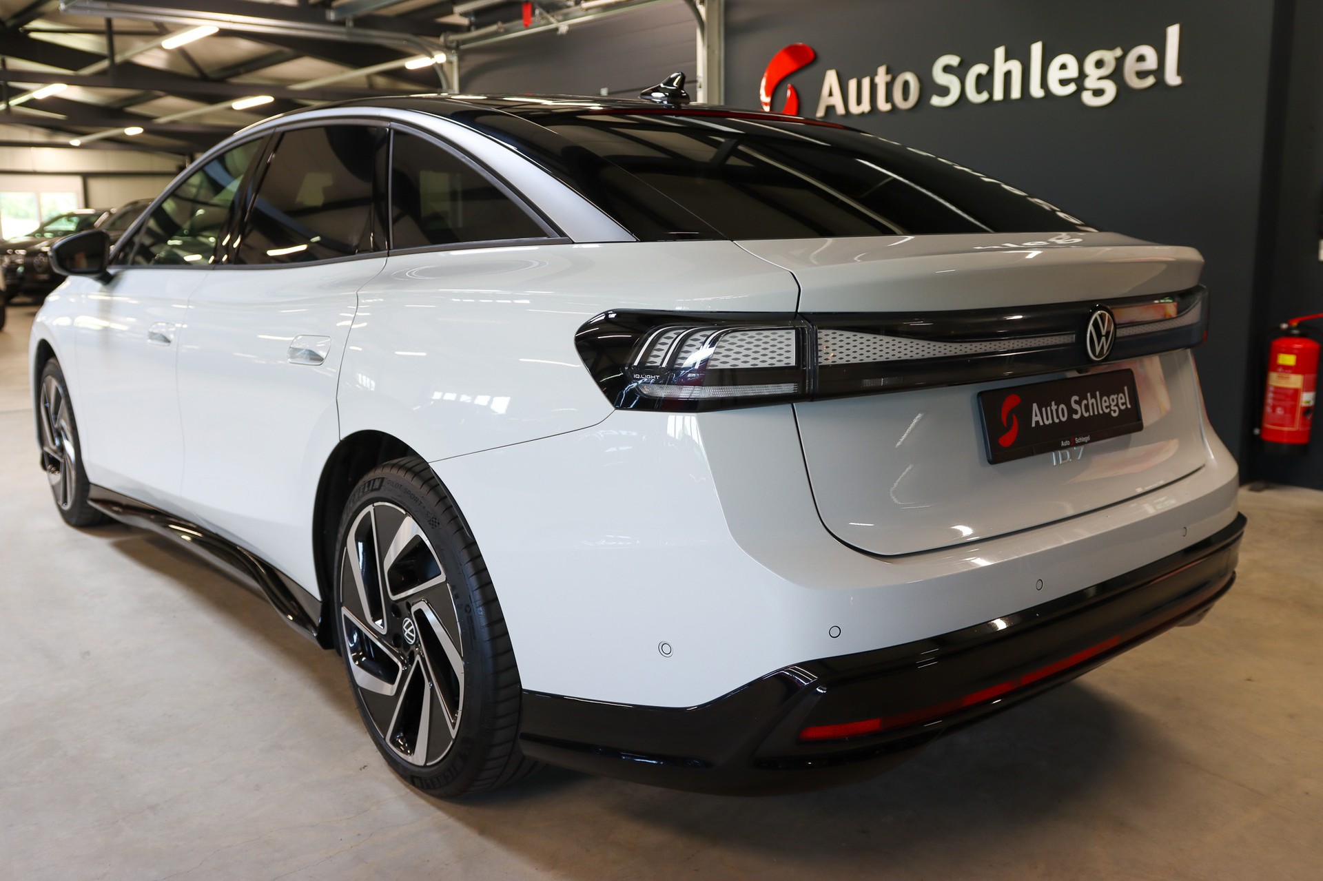 VW ID.7 Pro 77 kWh Pro-image-3