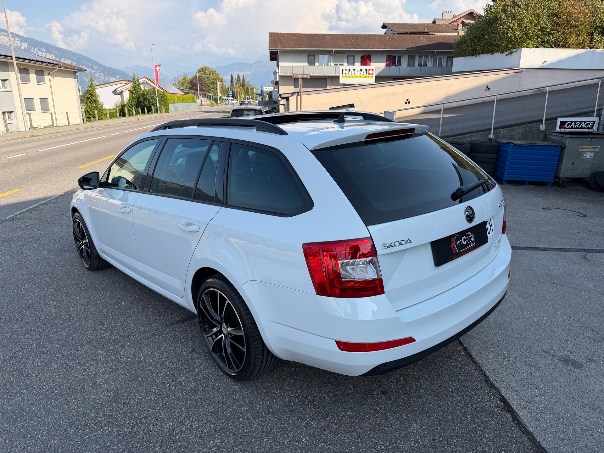 SKODA Octavia Combi 1.8 TSI Style 4x4 DSG-image-3