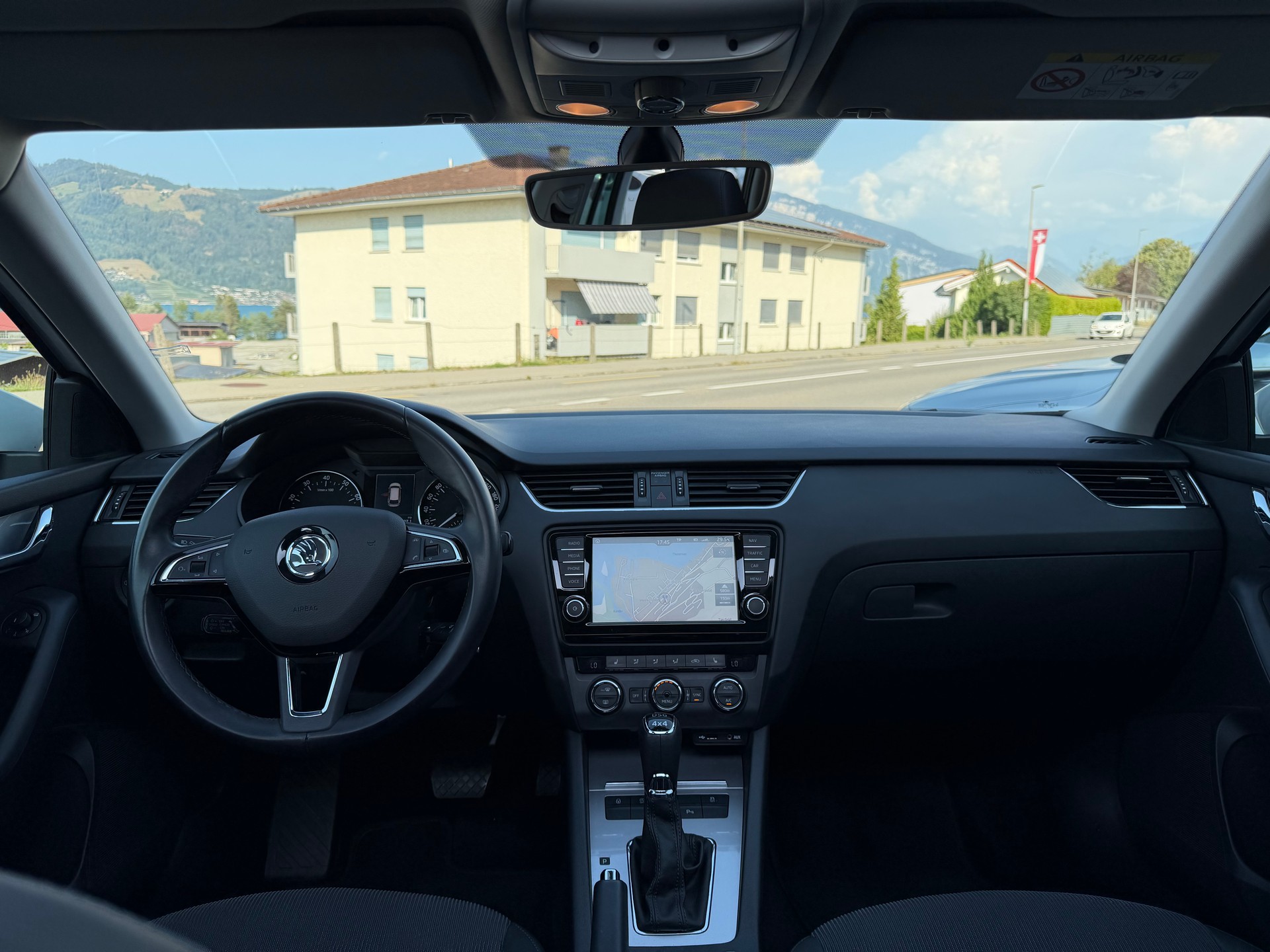 SKODA Octavia Combi 1.8 TSI Style 4x4 DSG-image-4