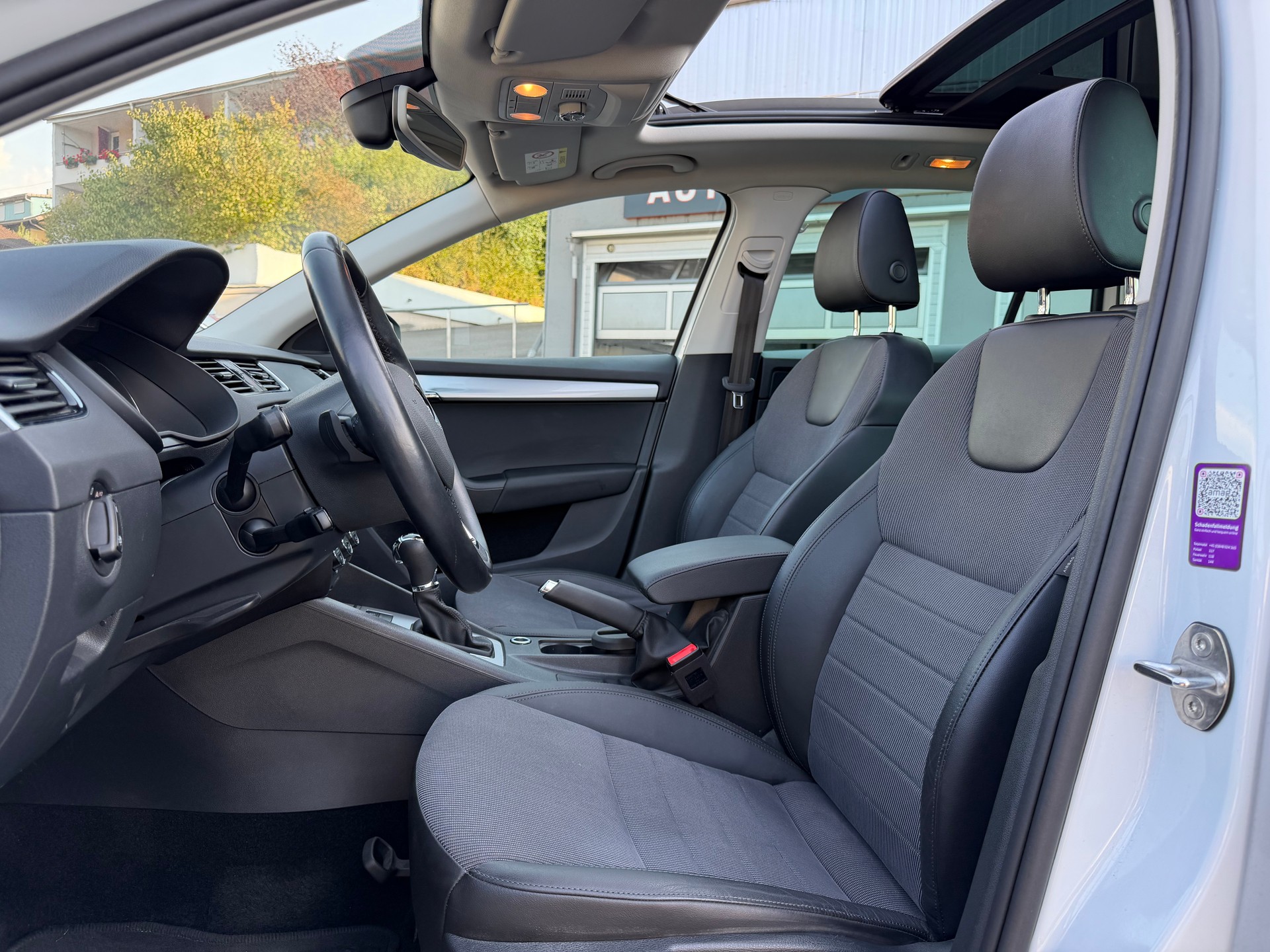 SKODA Octavia Combi 1.8 TSI Style 4x4 DSG-image-6