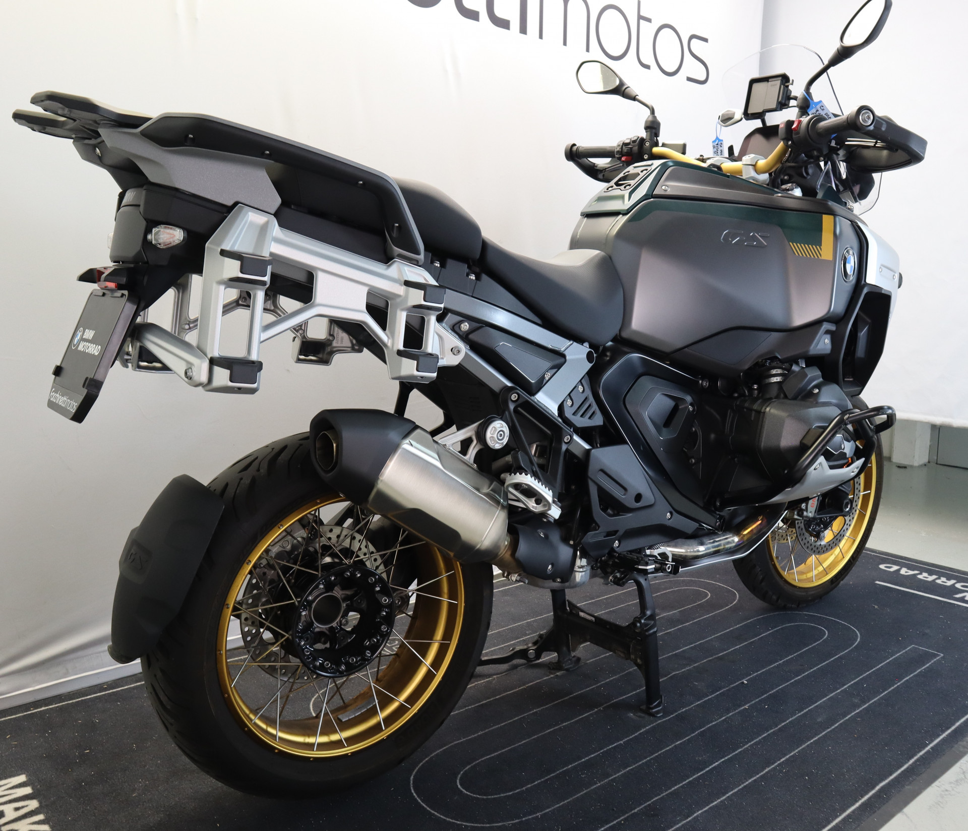 BMW R 1300 GS Adventure-showroom-element-3