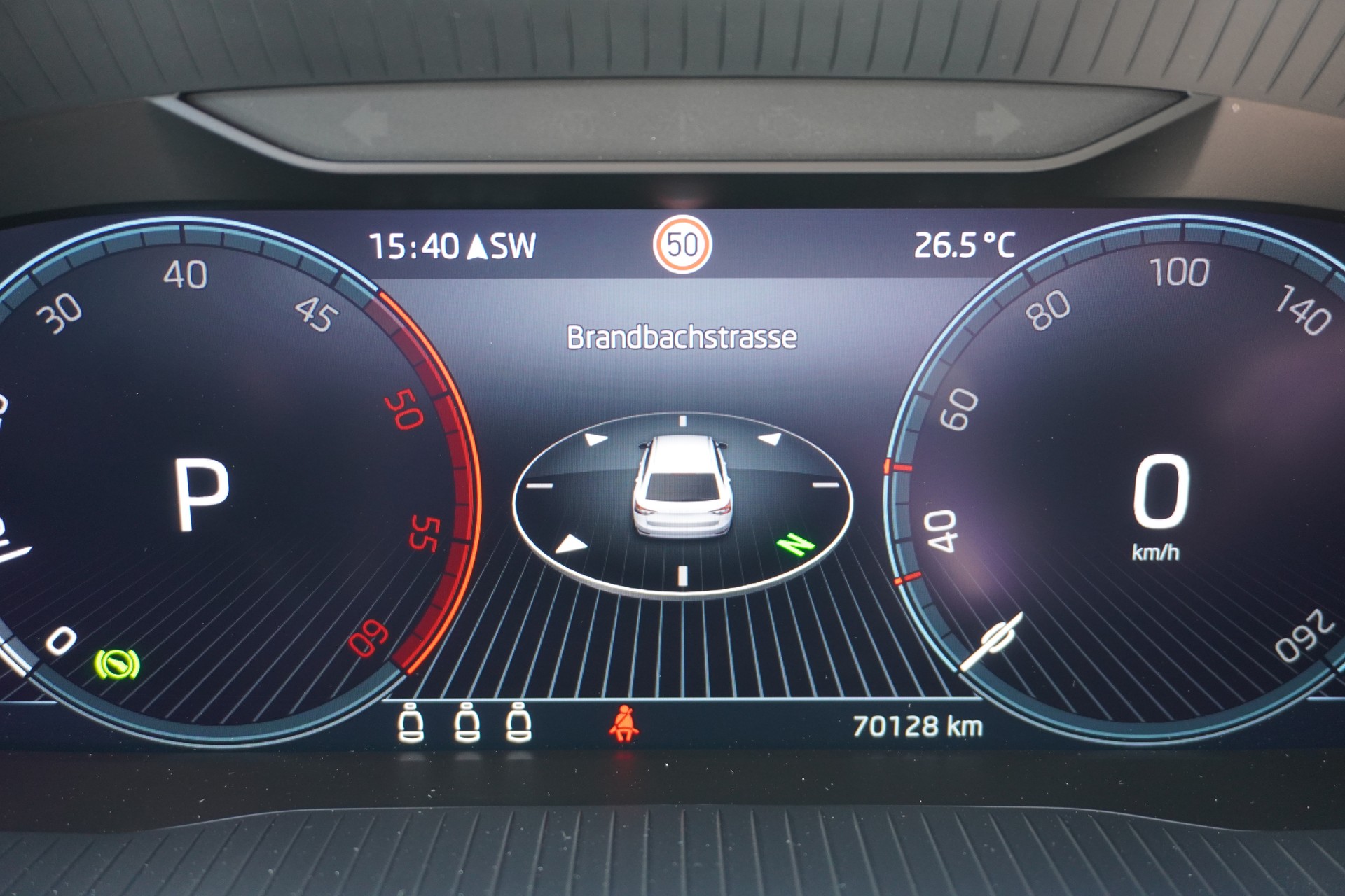 SKODA Superb Combi 2.0 TDi Ambition 4x4 DSG-image-27