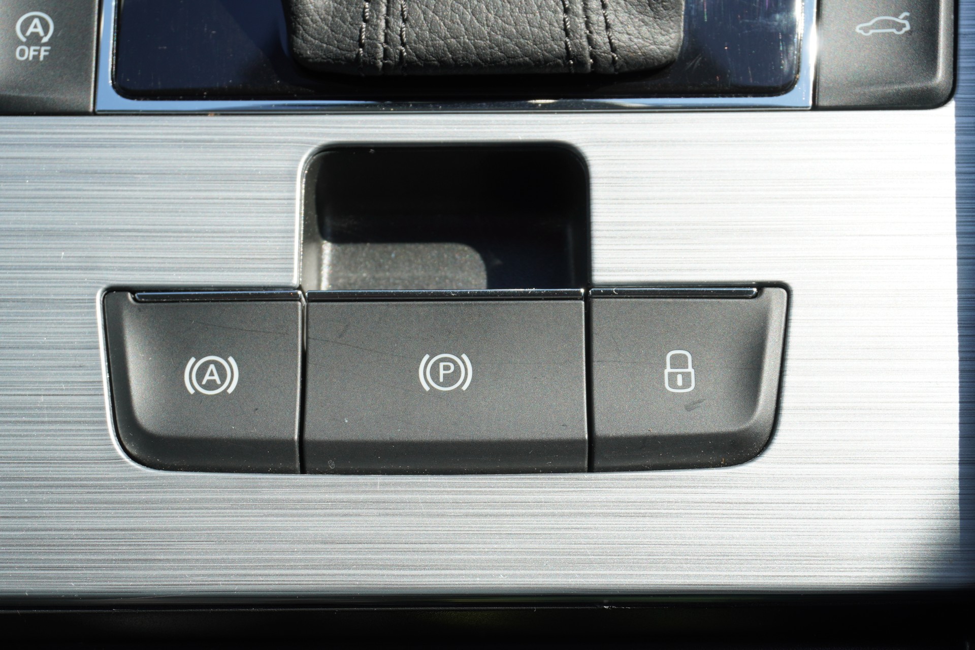 SKODA Superb Combi 2.0 TDi Ambition 4x4 DSG-image-20