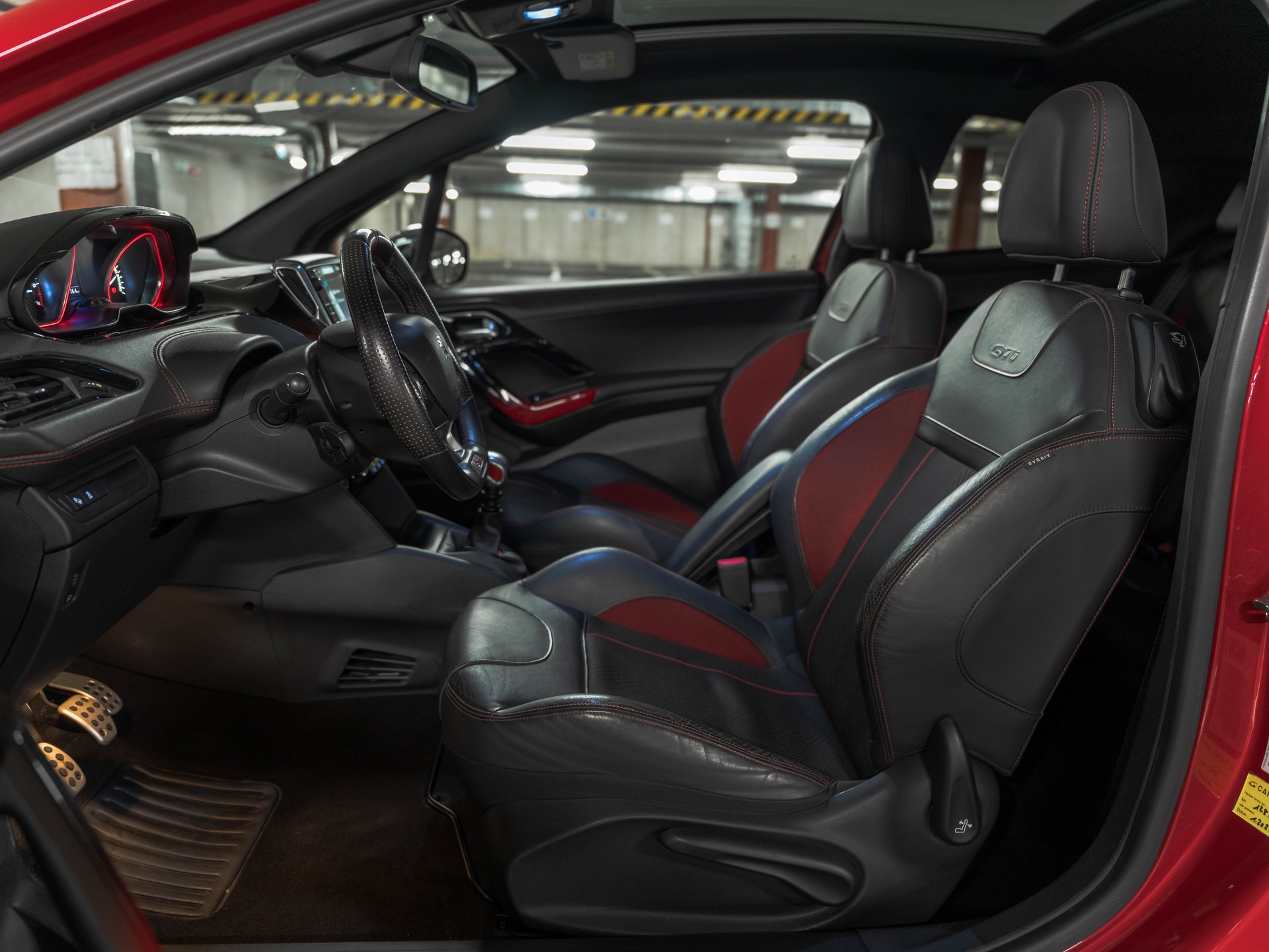 PEUGEOT 208 1.6 Turbo GTi-image-28