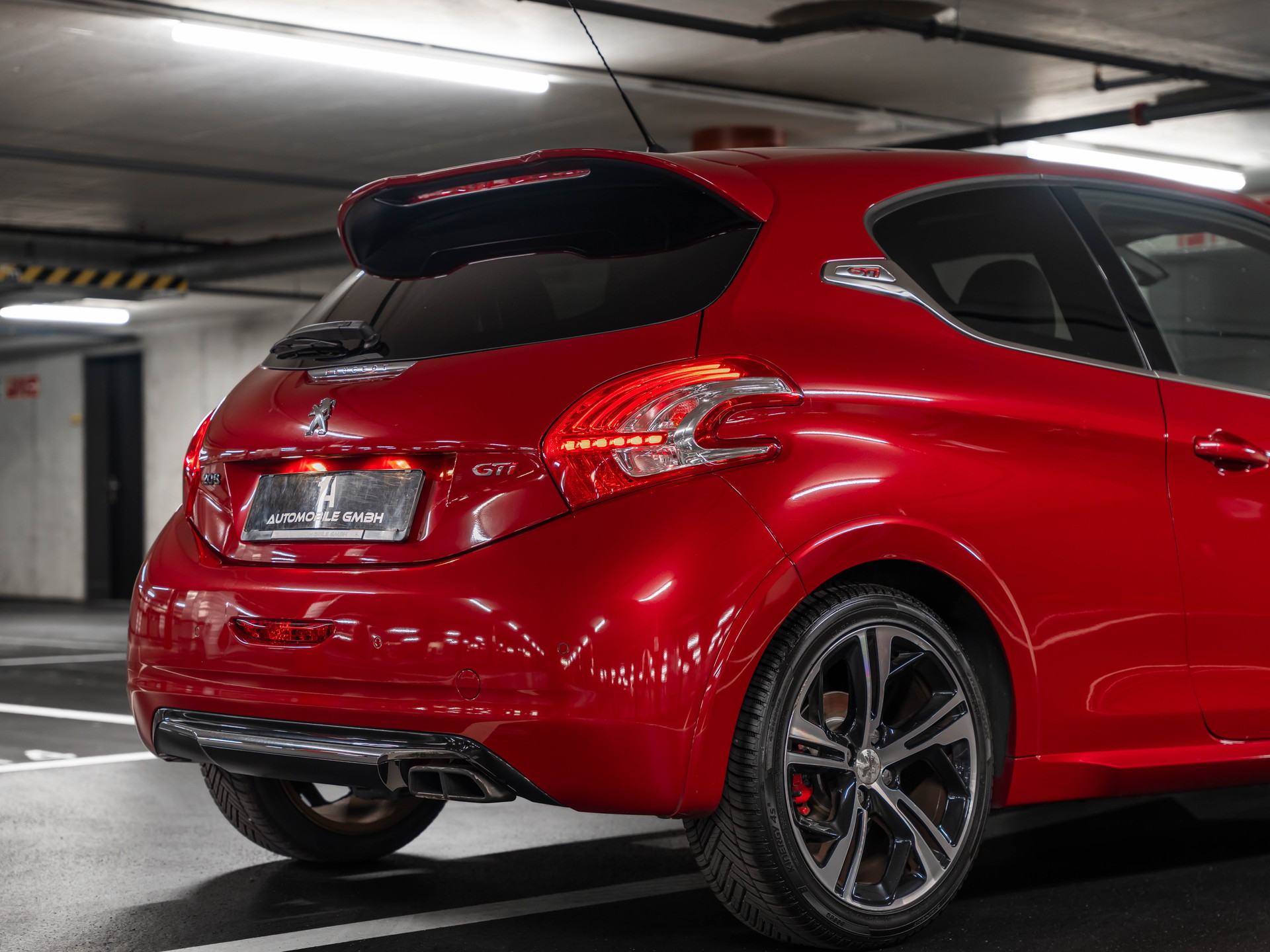 PEUGEOT 208 1.6 Turbo GTi-image-11
