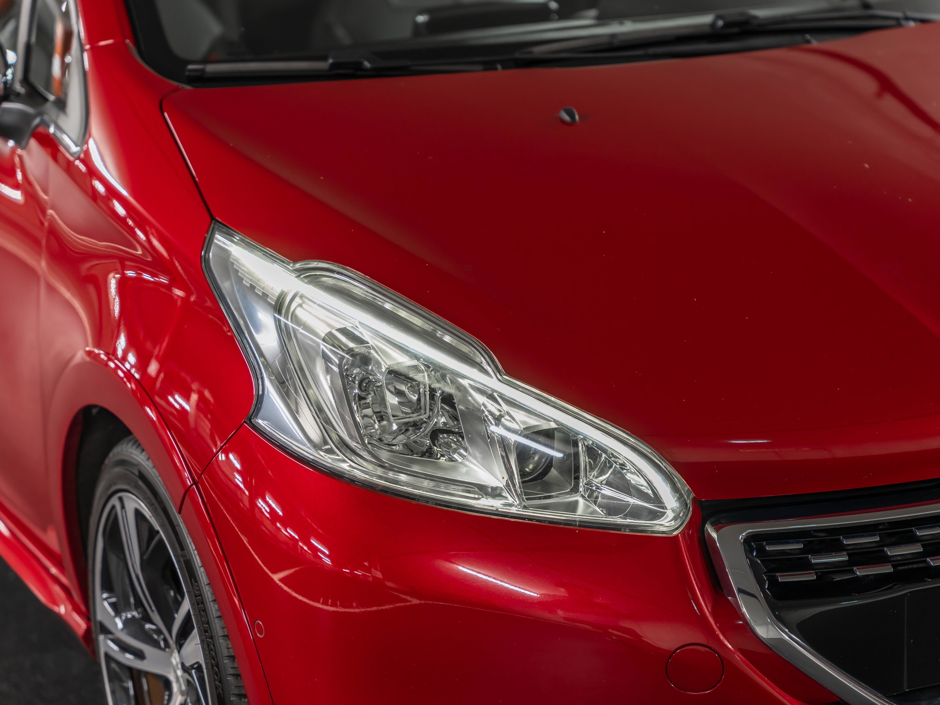 PEUGEOT 208 1.6 Turbo GTi-image-15
