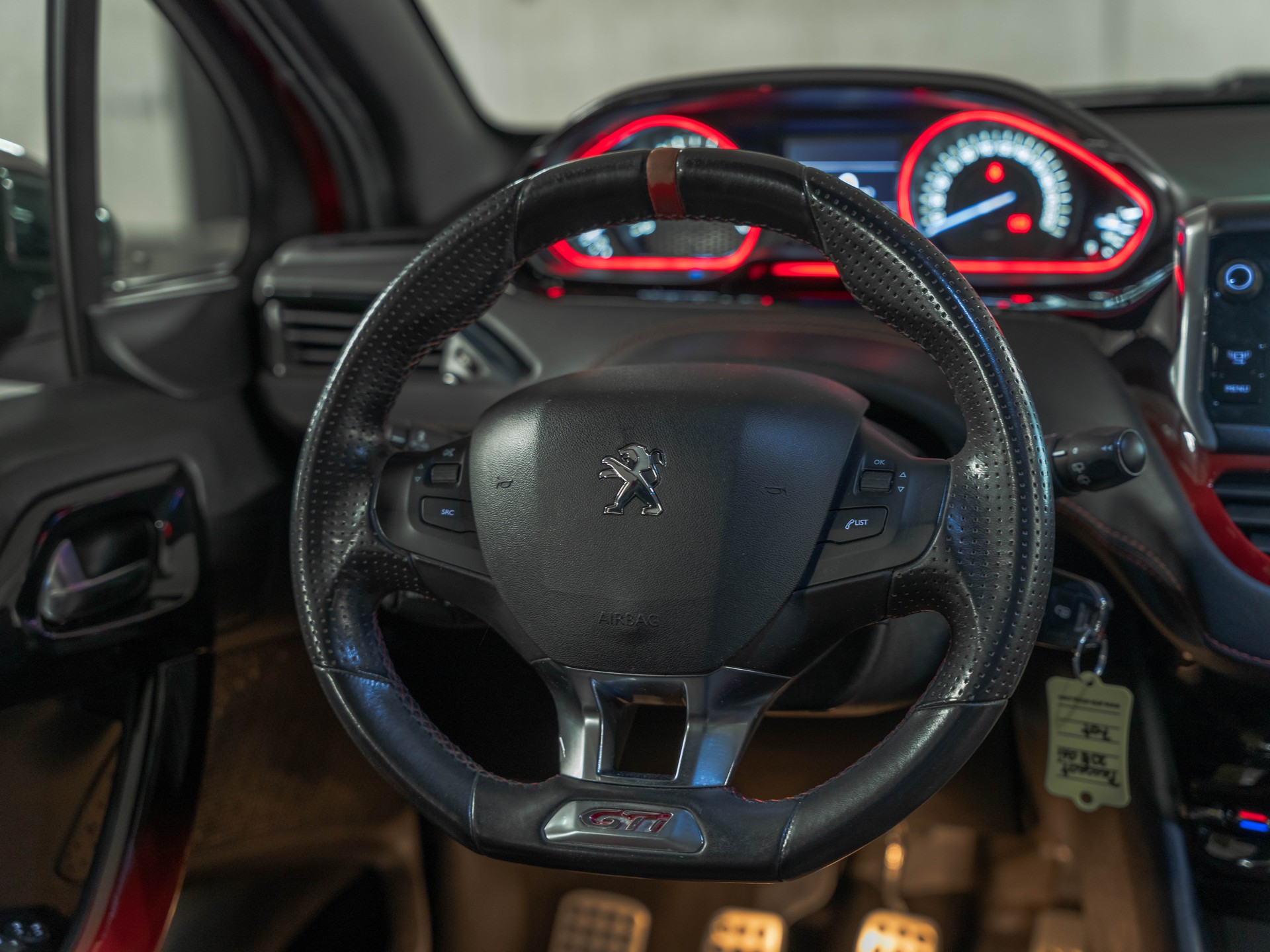 PEUGEOT 208 1.6 Turbo GTi-image-18