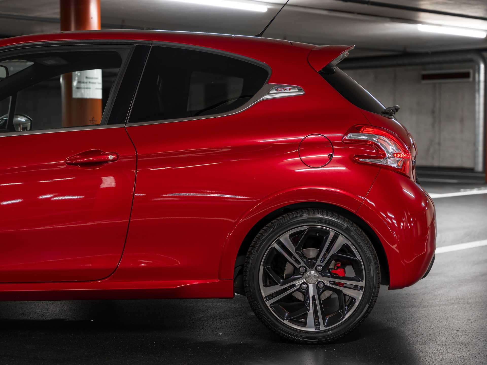 PEUGEOT 208 1.6 Turbo GTi-image-3