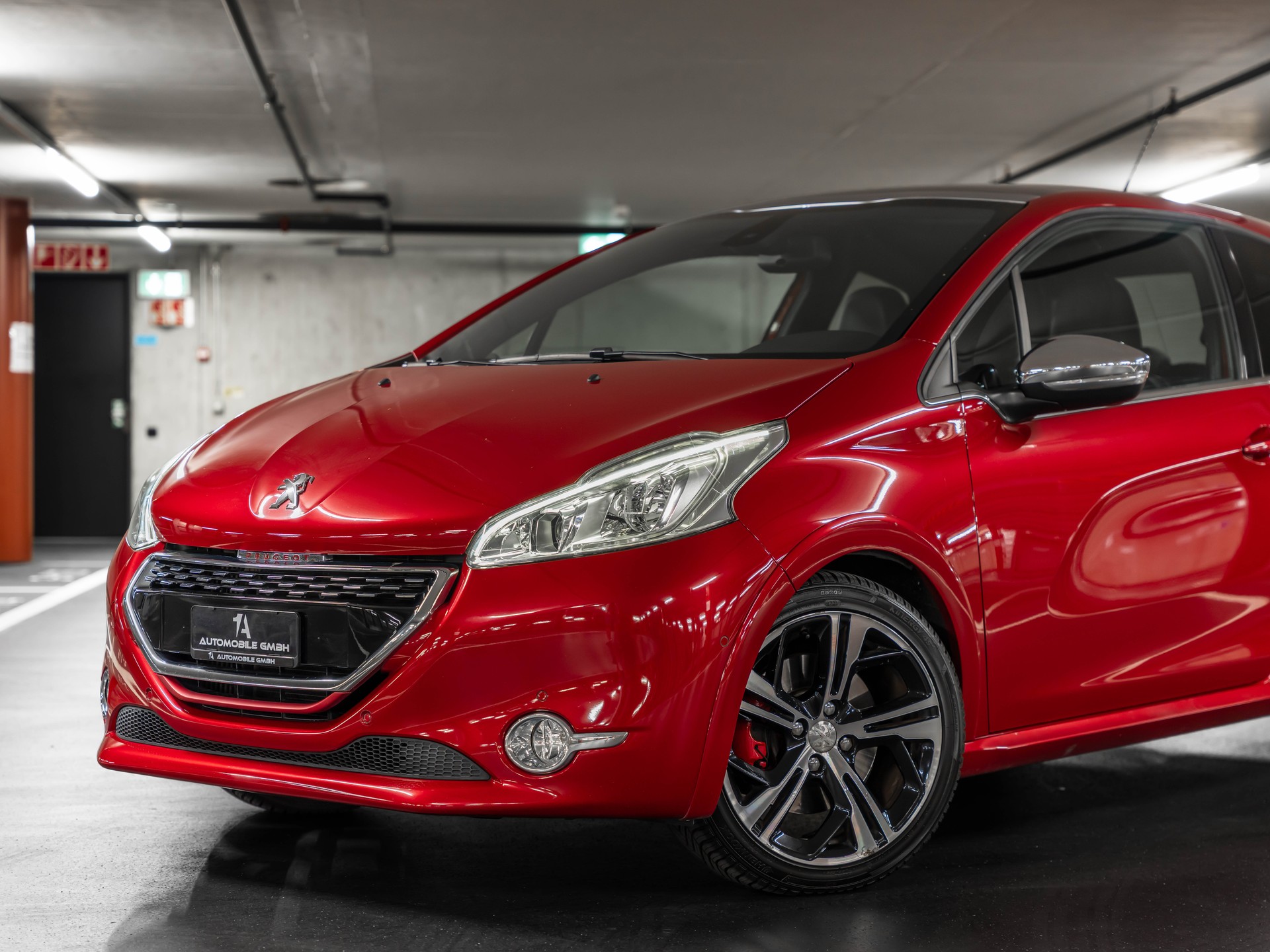 PEUGEOT 208 1.6 Turbo GTi-image-1