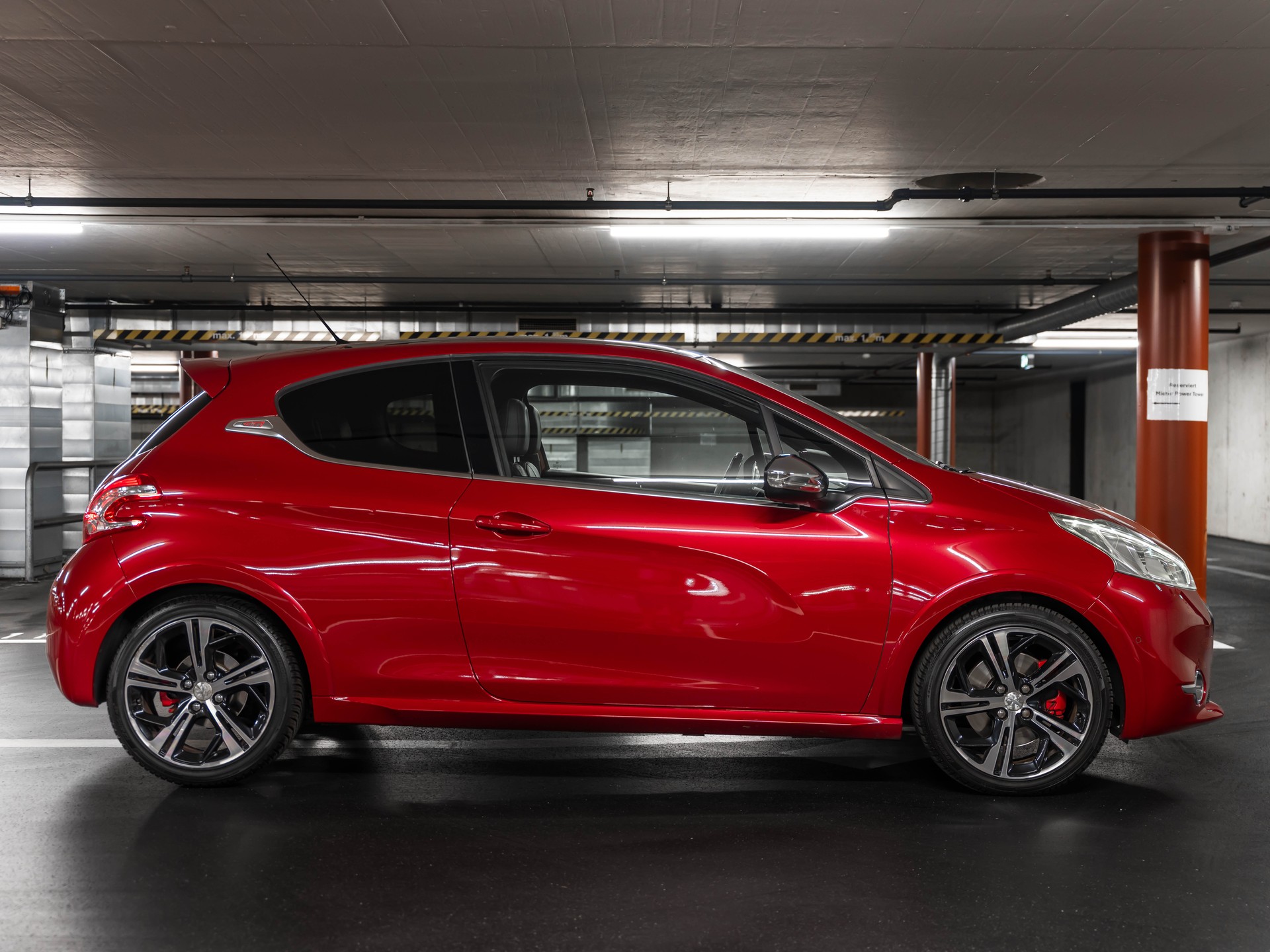 PEUGEOT 208 1.6 Turbo GTi-image-13