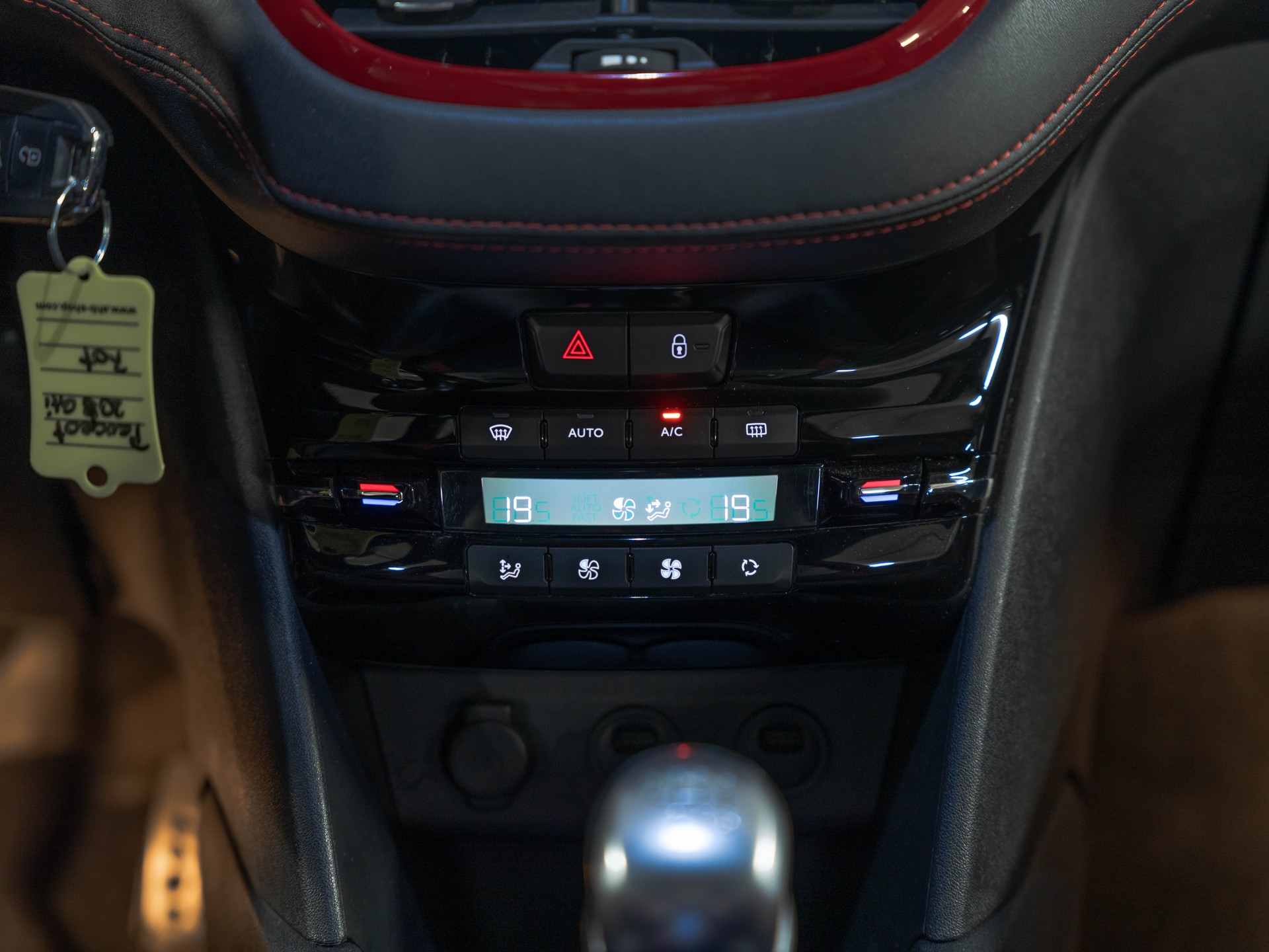 PEUGEOT 208 1.6 Turbo GTi-image-23