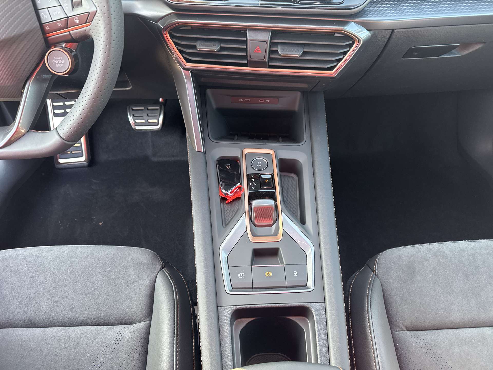 CUPRA LEON ST 2.0 TSi VZ 4Drive 333PS DSG-Automat-image-10