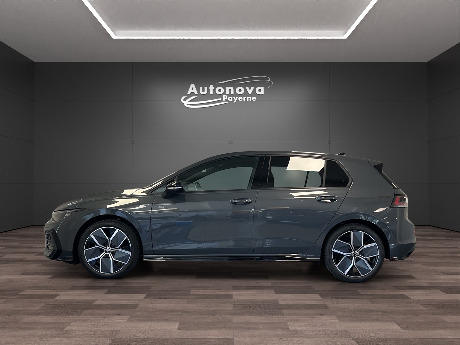 VW Golf 1.5 e TSI mHEV R-Line DSG-image-2