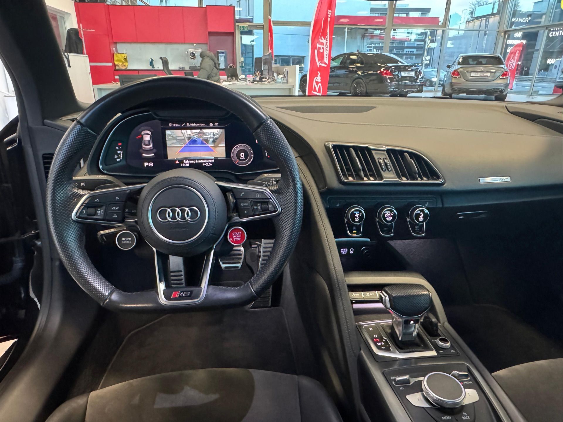 AUDI R8 Coupé RWD S-Tronic-image-10