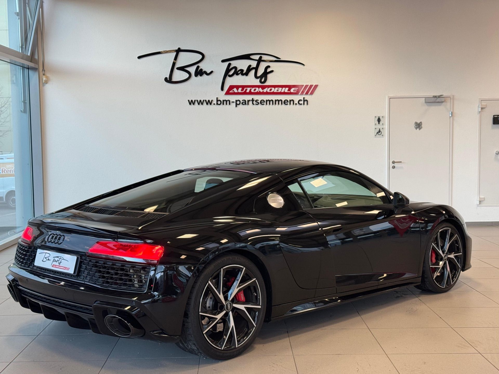 AUDI R8 Coupé RWD S-Tronic-image-4