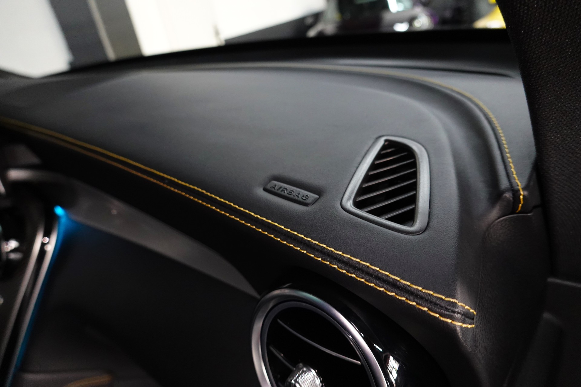 MERCEDES-BENZ GLC 63 S AMG EDITION 1 4-MATIC+9G-TRONIC DESIGNO FULL ON TOP 22"-image-58
