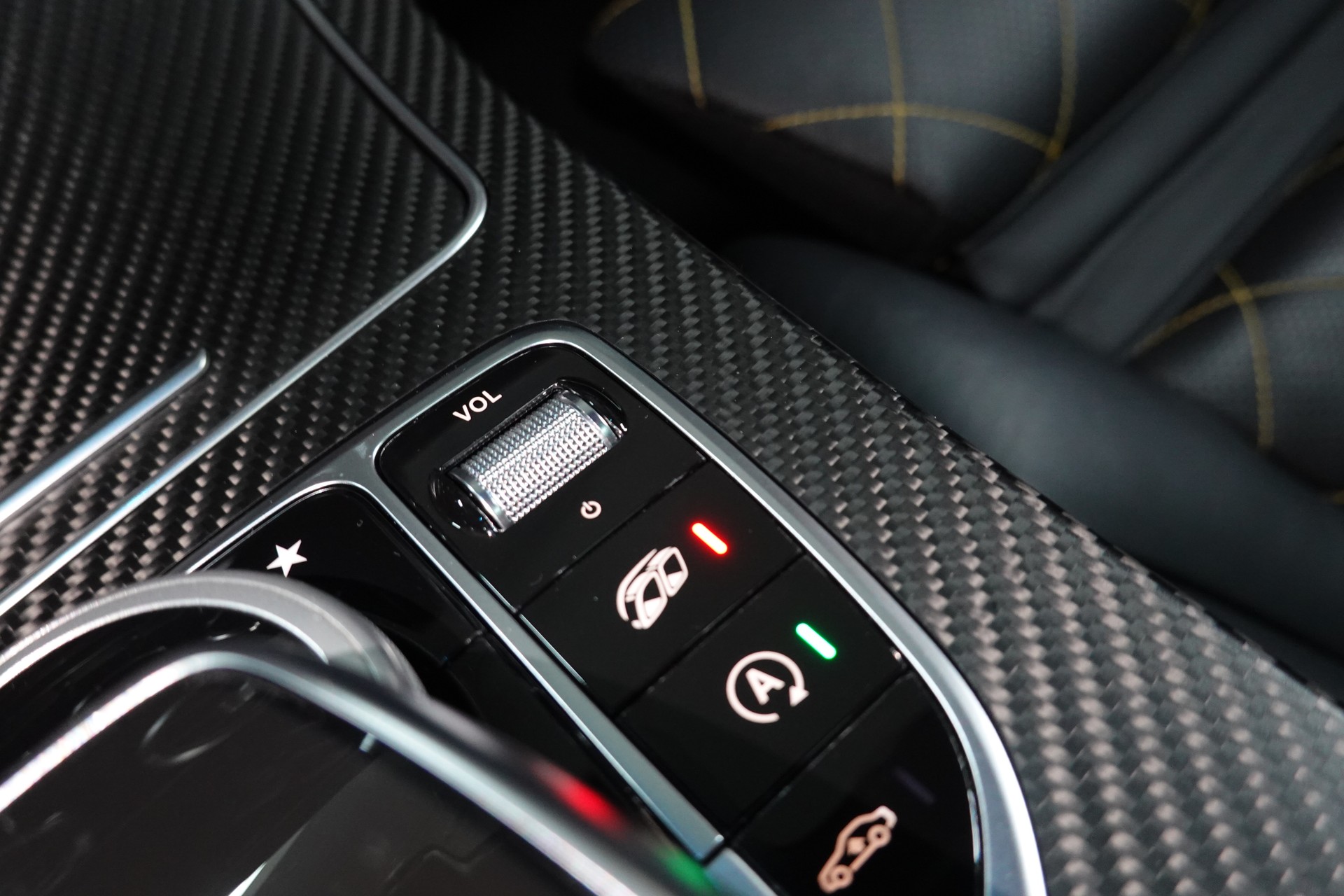 MERCEDES-BENZ GLC 63 S AMG EDITION 1 4-MATIC+9G-TRONIC DESIGNO FULL ON TOP 22"-image-36