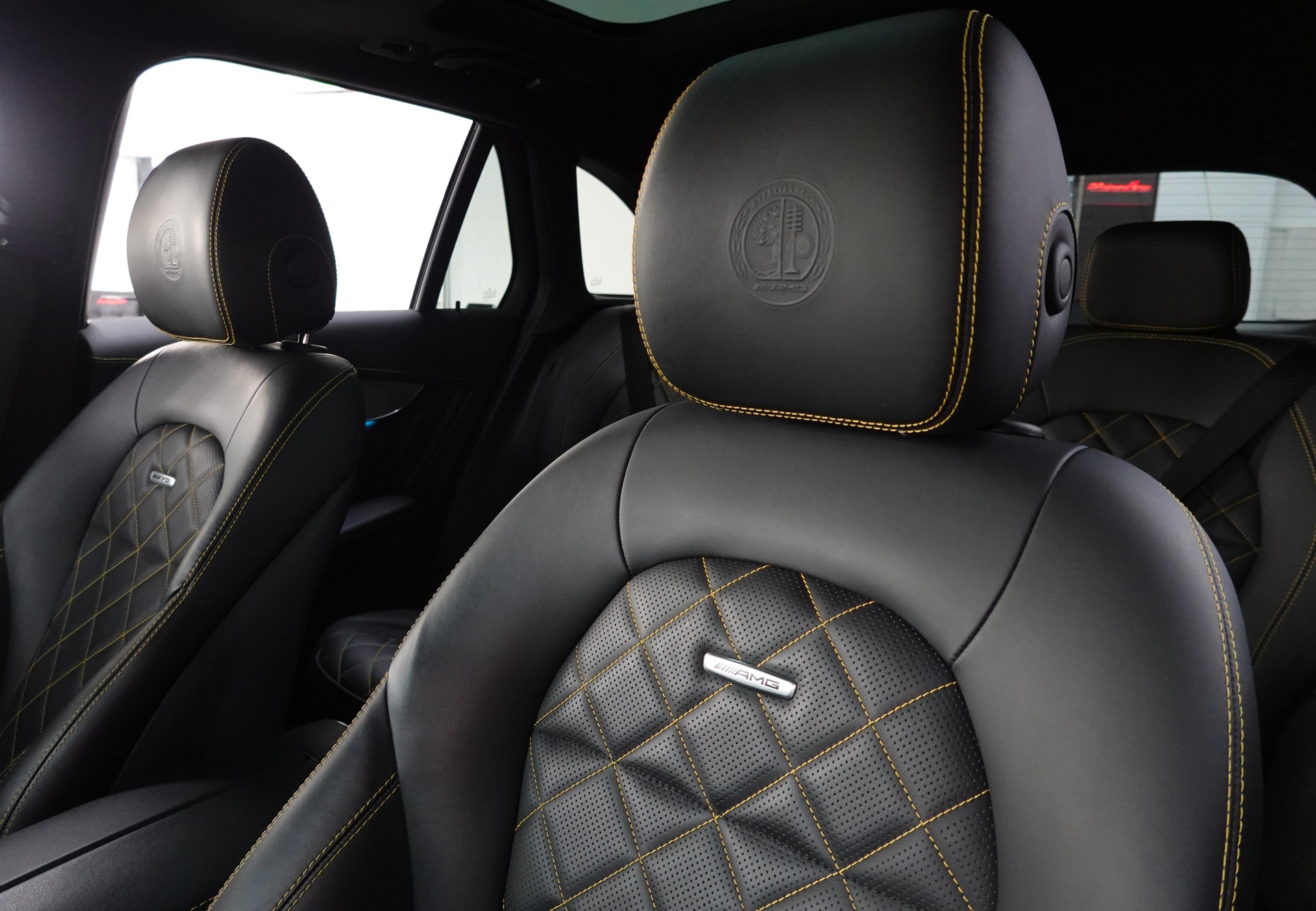 MERCEDES-BENZ GLC 63 S AMG EDITION 1 4-MATIC+9G-TRONIC DESIGNO FULL ON TOP 22"-image-40