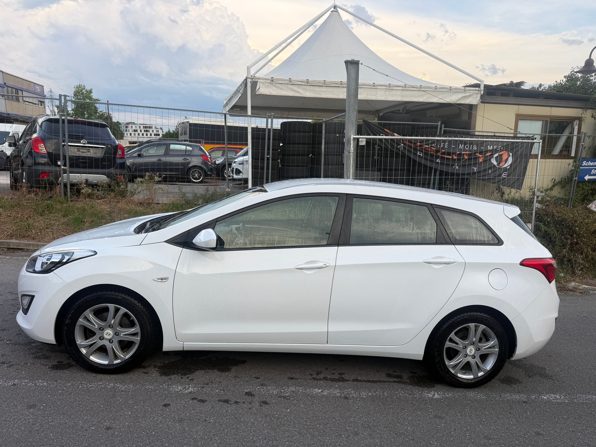 HYUNDAI i30 Wagon 1.6 CRDi Vertex-image-3