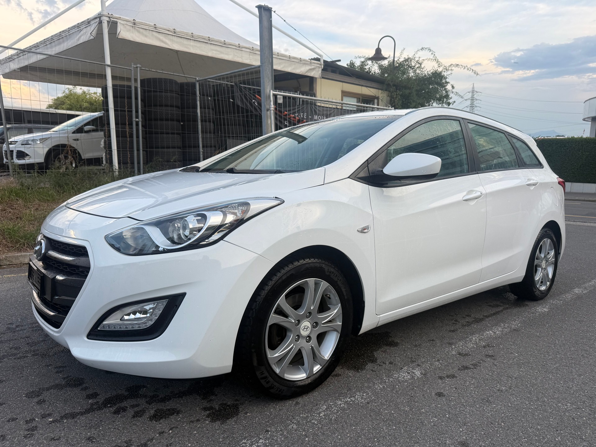 HYUNDAI i30 Wagon 1.6 CRDi Vertex-image-2
