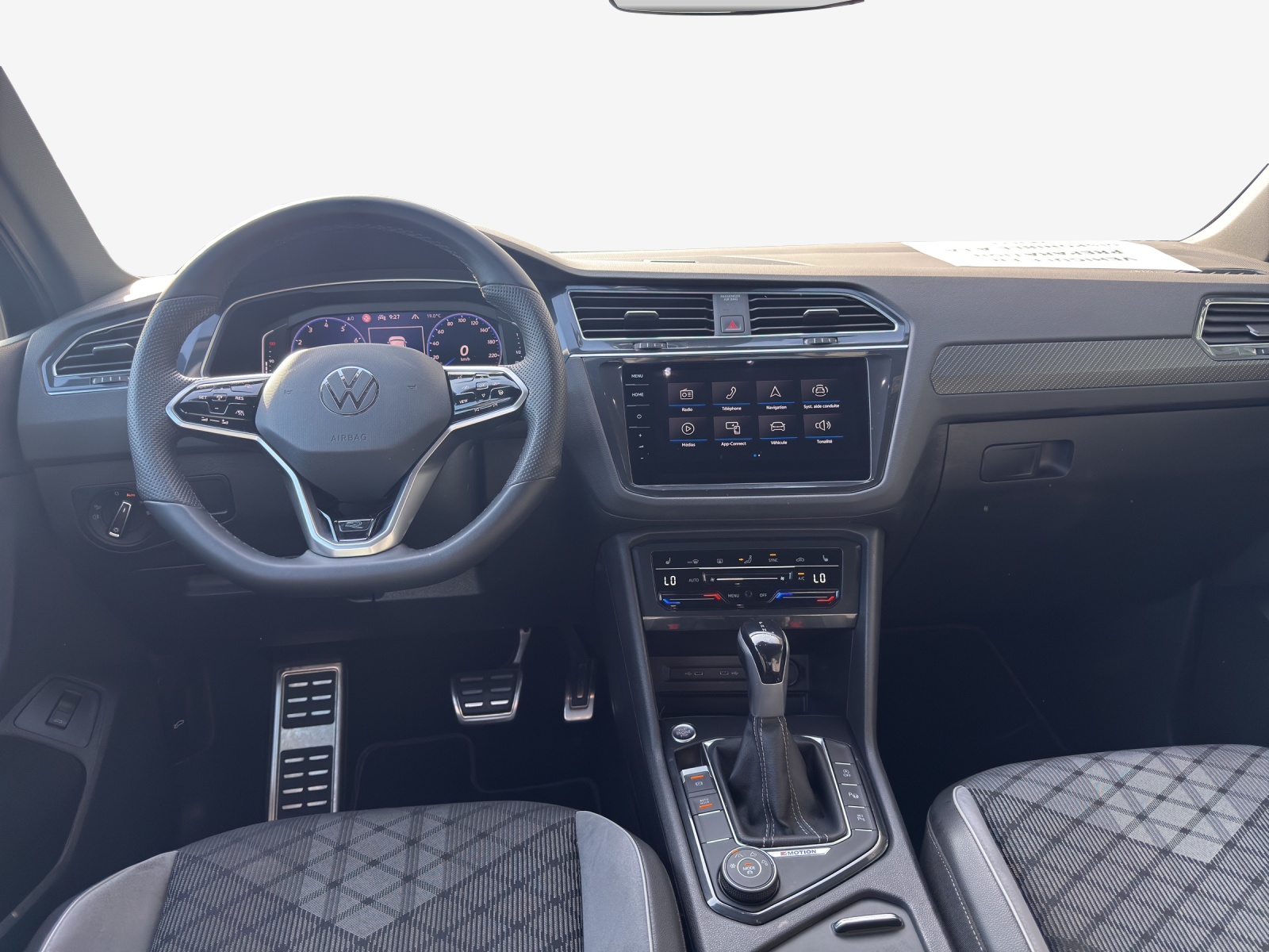 VW Tiguan 2.0TSI R-Line 4Motion DSG-image-8
