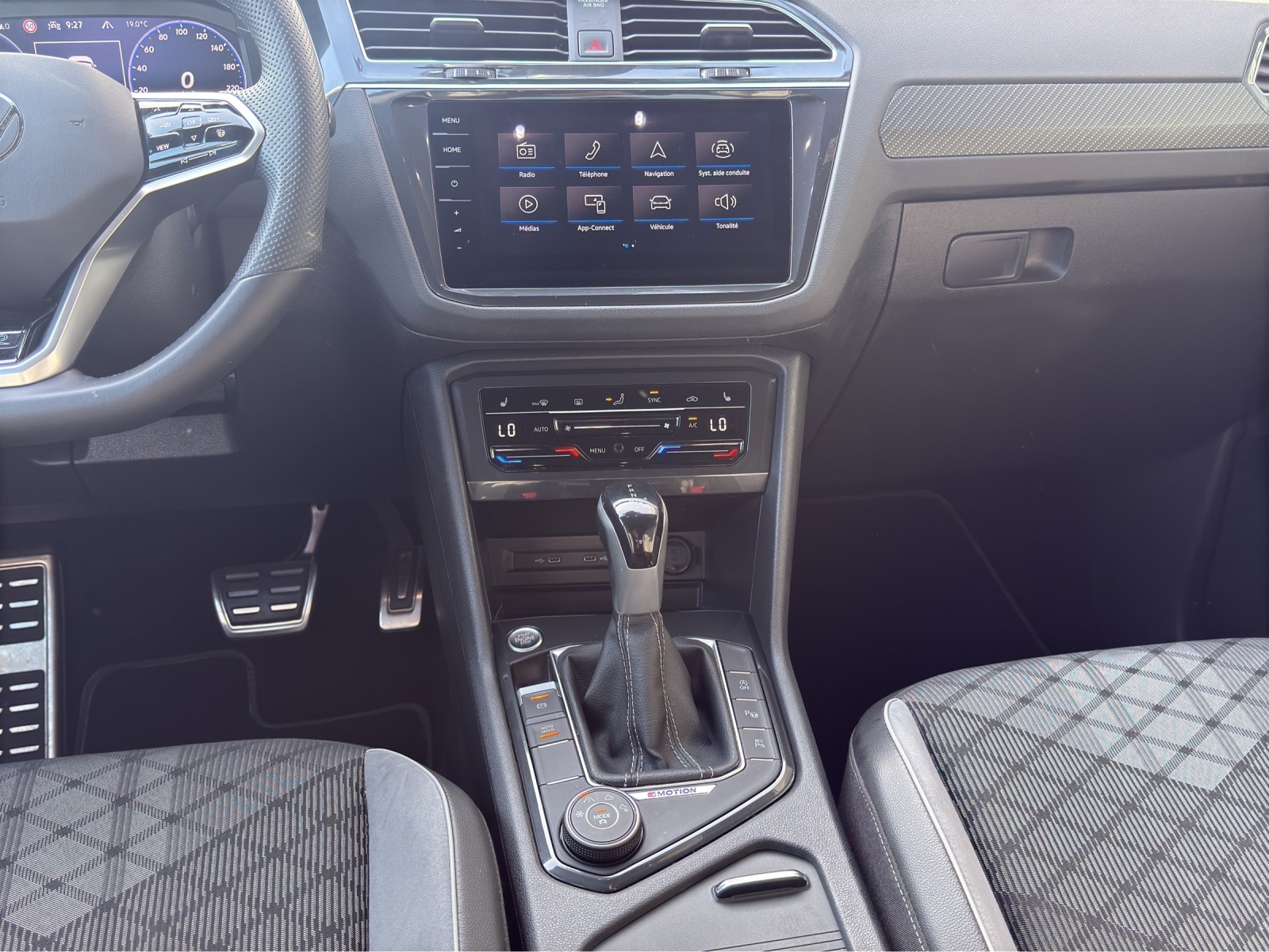 VW Tiguan 2.0TSI R-Line 4Motion DSG-image-10
