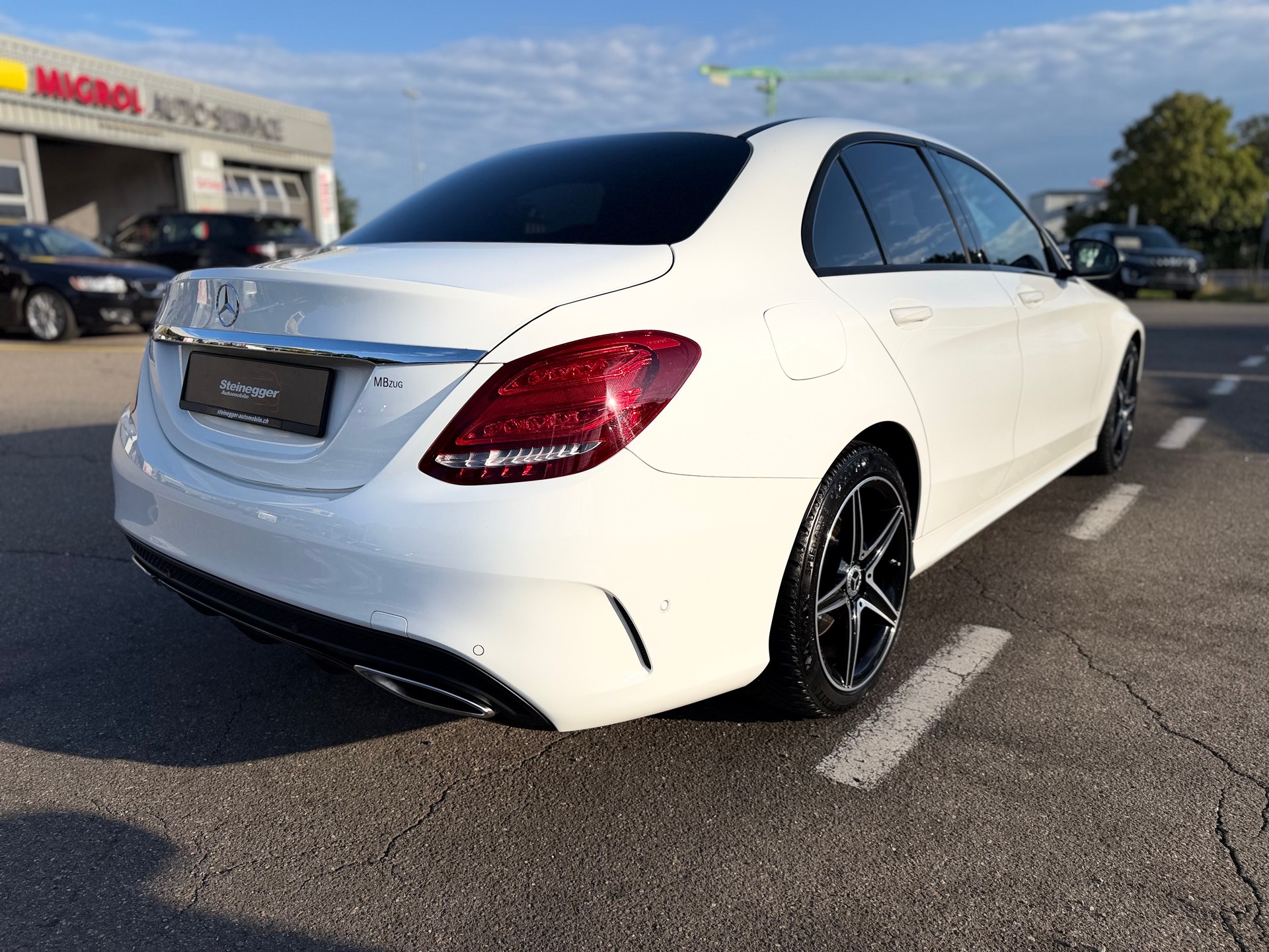 MERCEDES-BENZ C 200 AMG Line 4Matic 9G-Tronic-image-10