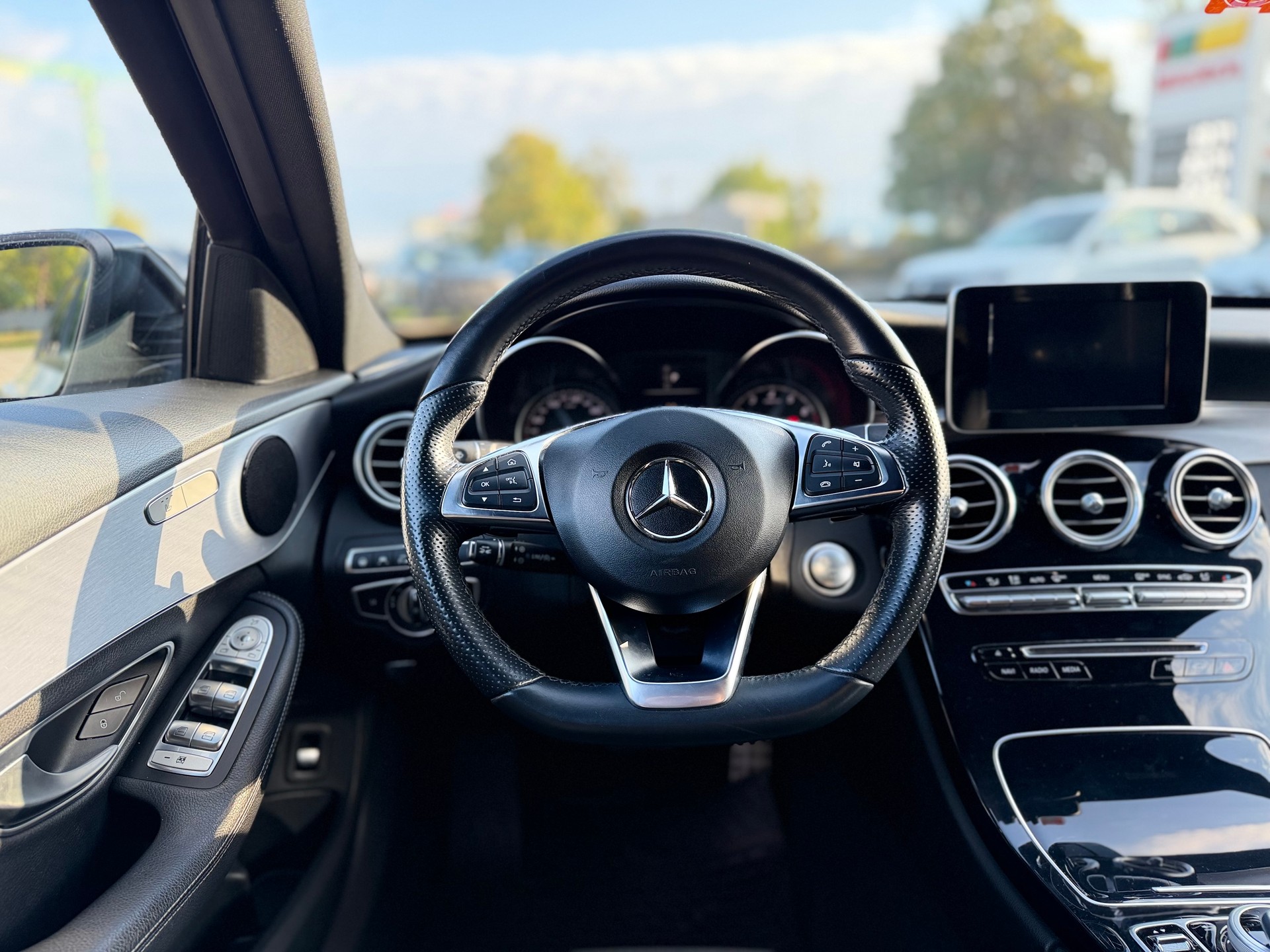 MERCEDES-BENZ C 200 AMG Line 4Matic 9G-Tronic-image-16