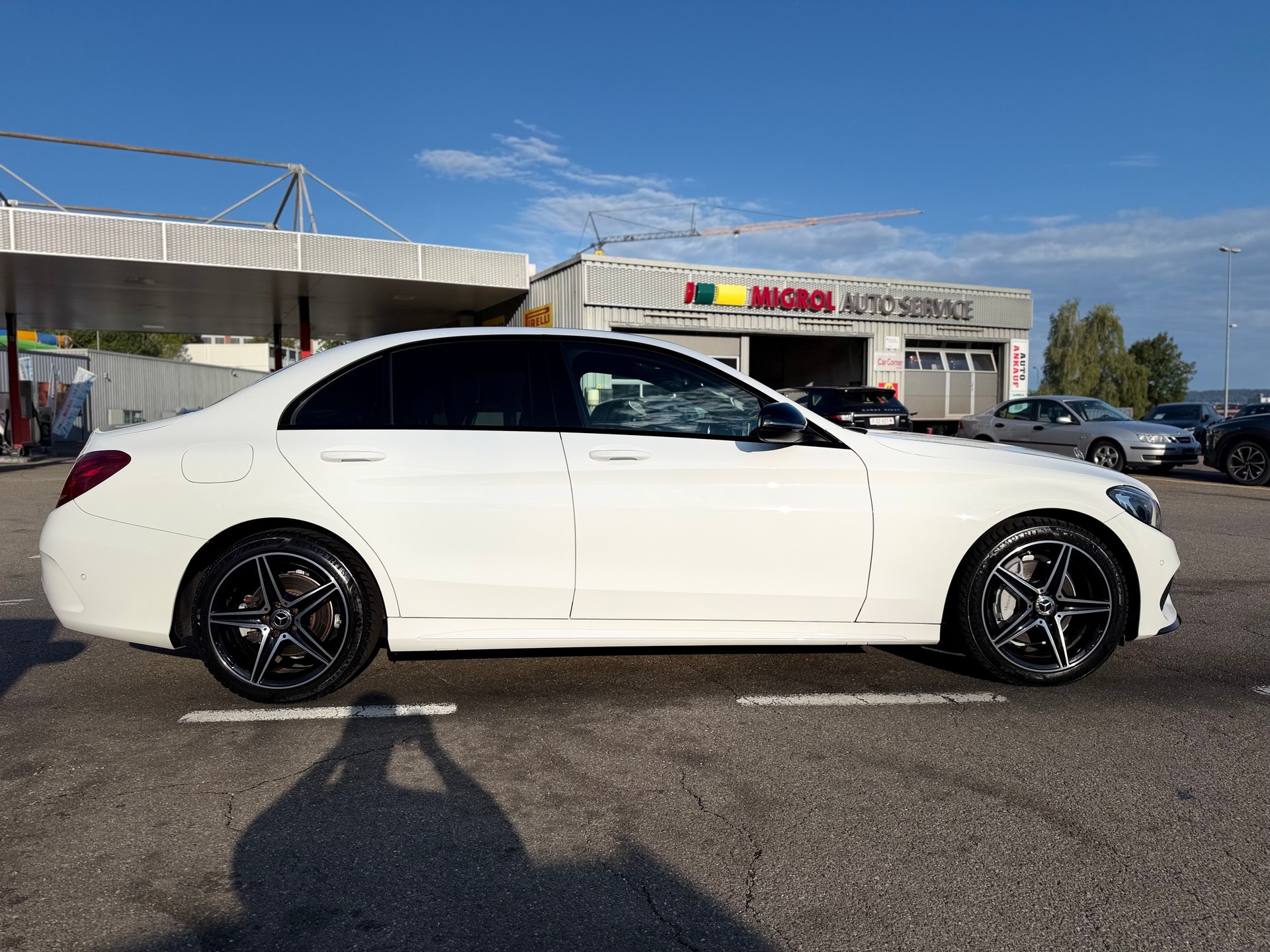 MERCEDES-BENZ C 200 AMG Line 4Matic 9G-Tronic-image-11