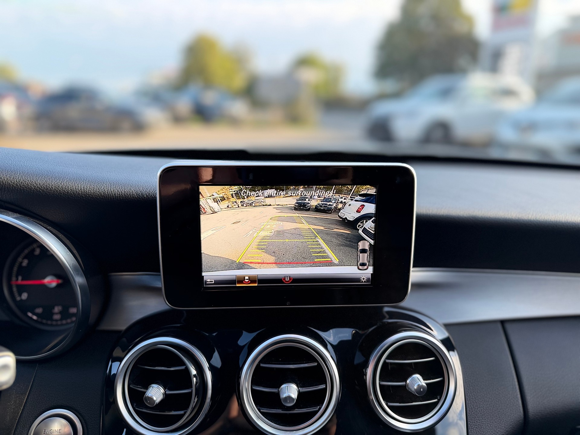 MERCEDES-BENZ C 200 AMG Line 4Matic 9G-Tronic-image-18