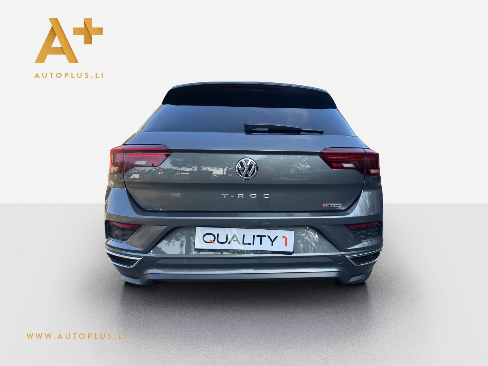 VW W T-Roc 2.0 TSI R-Line Sport DSG 4Motion-image-2