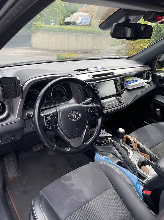 TOYOTA RAV-4-image-1