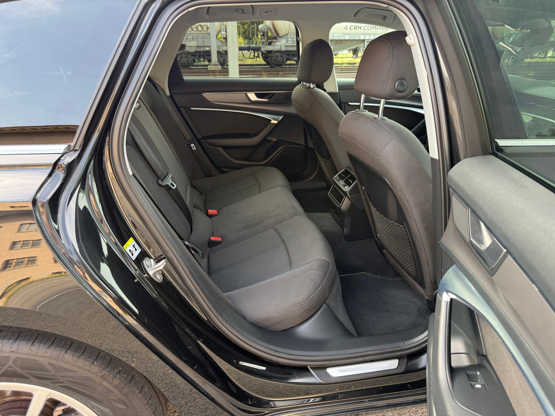 AUDI A6 Avant 40 TDI S-tronic-image-12