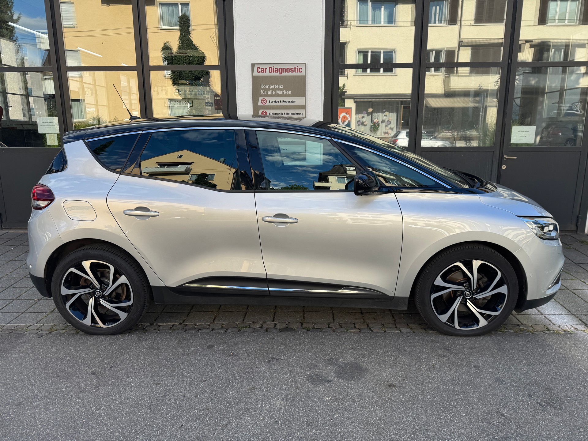 RENAULT Scénic 1.3 16V Turbo Intens EDC-image-4