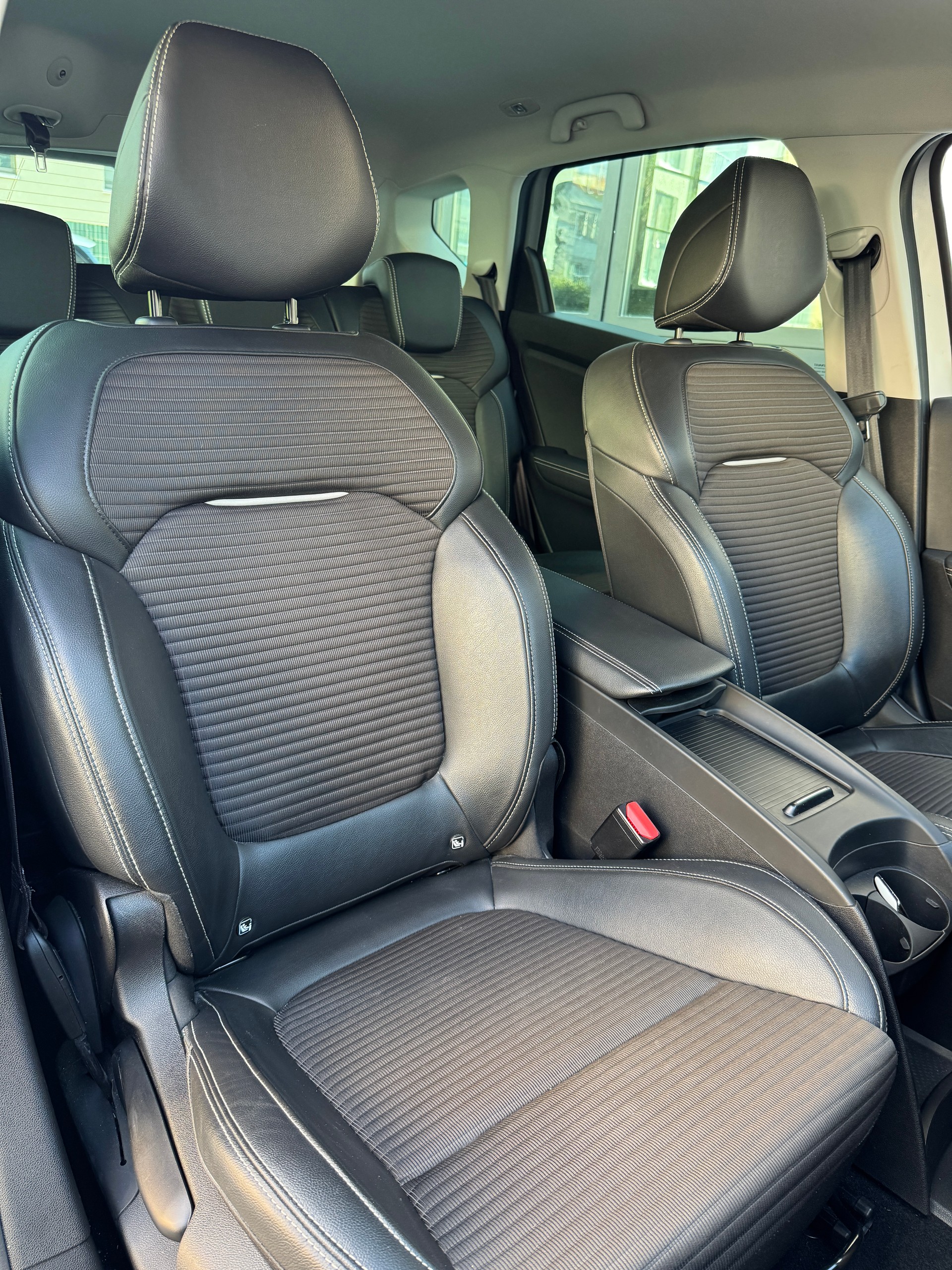RENAULT Scénic 1.3 16V Turbo Intens EDC-image-12