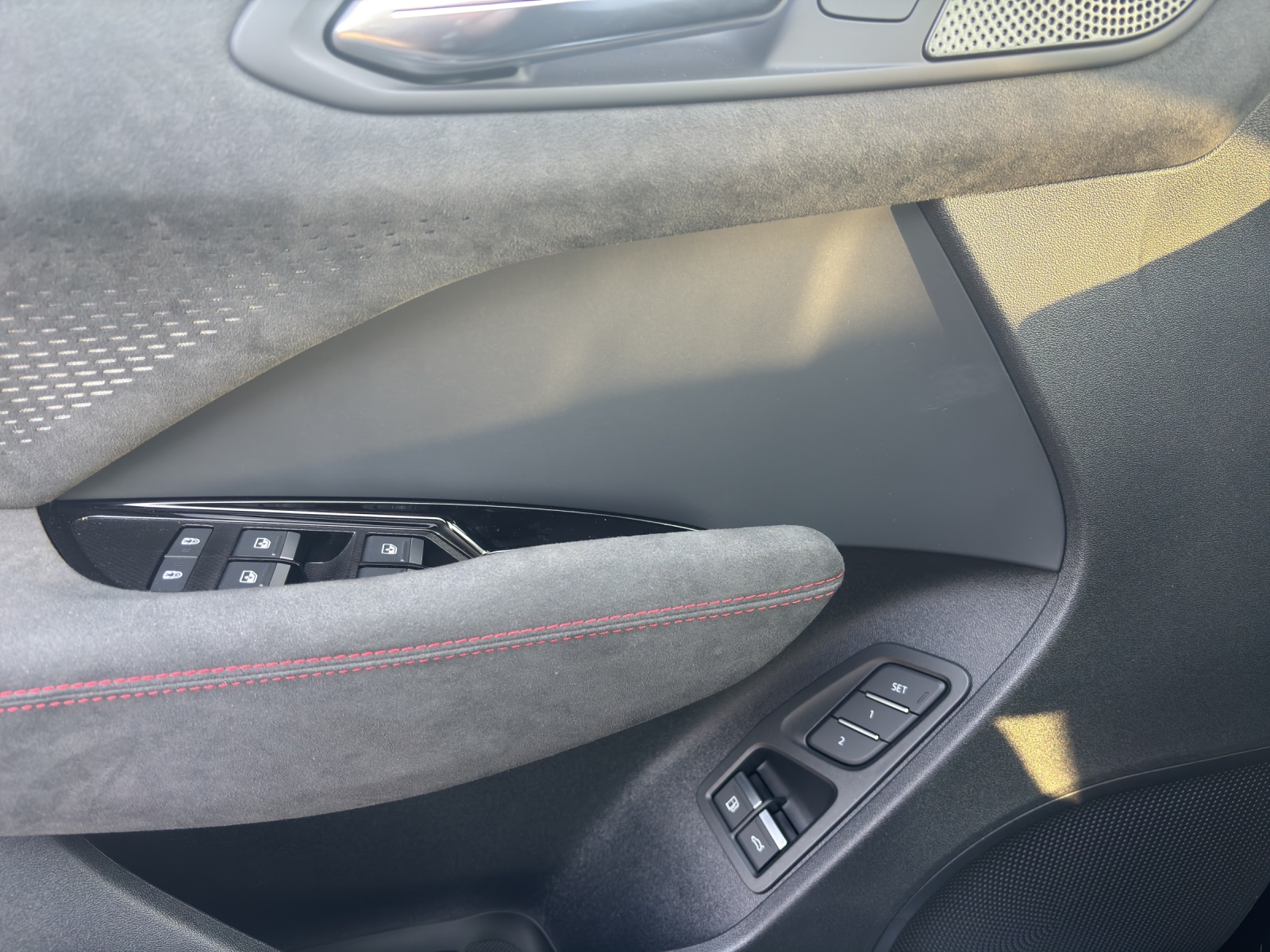 AUDI Q3 SUV e-hybrid 200 kW S tronig-image-13