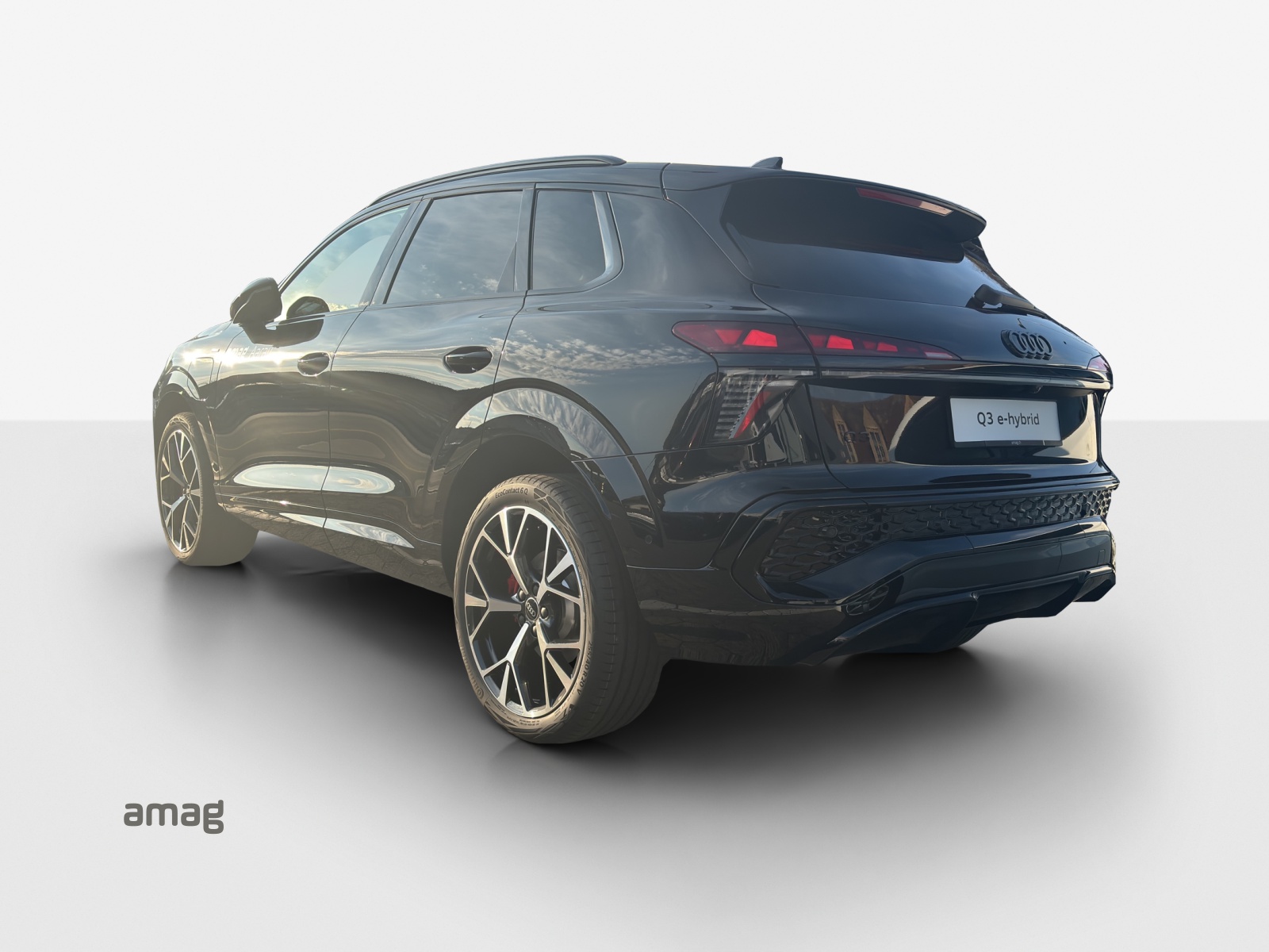 AUDI Q3 SUV e-hybrid 200 kW S tronig-showroom-element-2